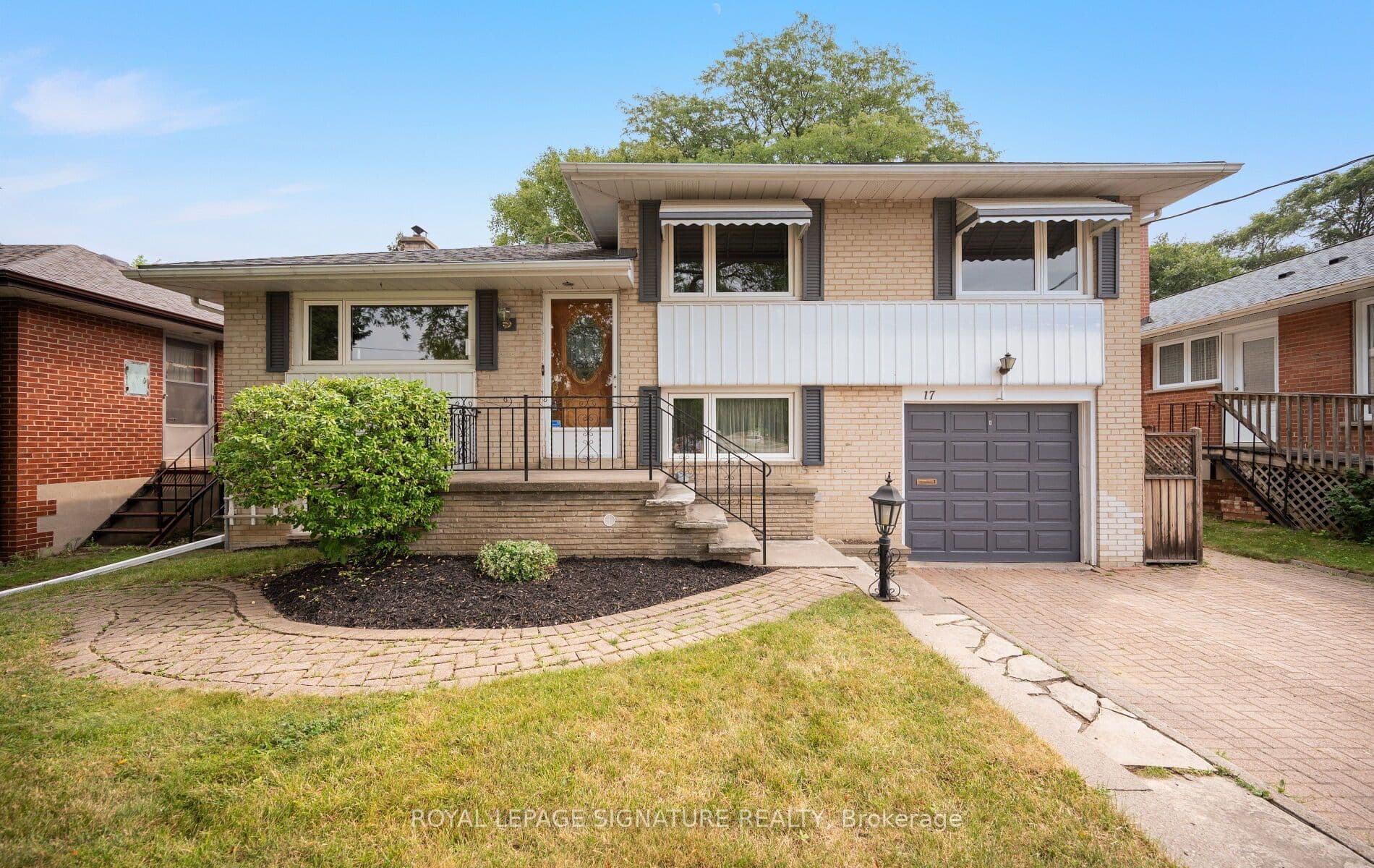 17 Templar Drive, Toronto, ON M9R 3C6