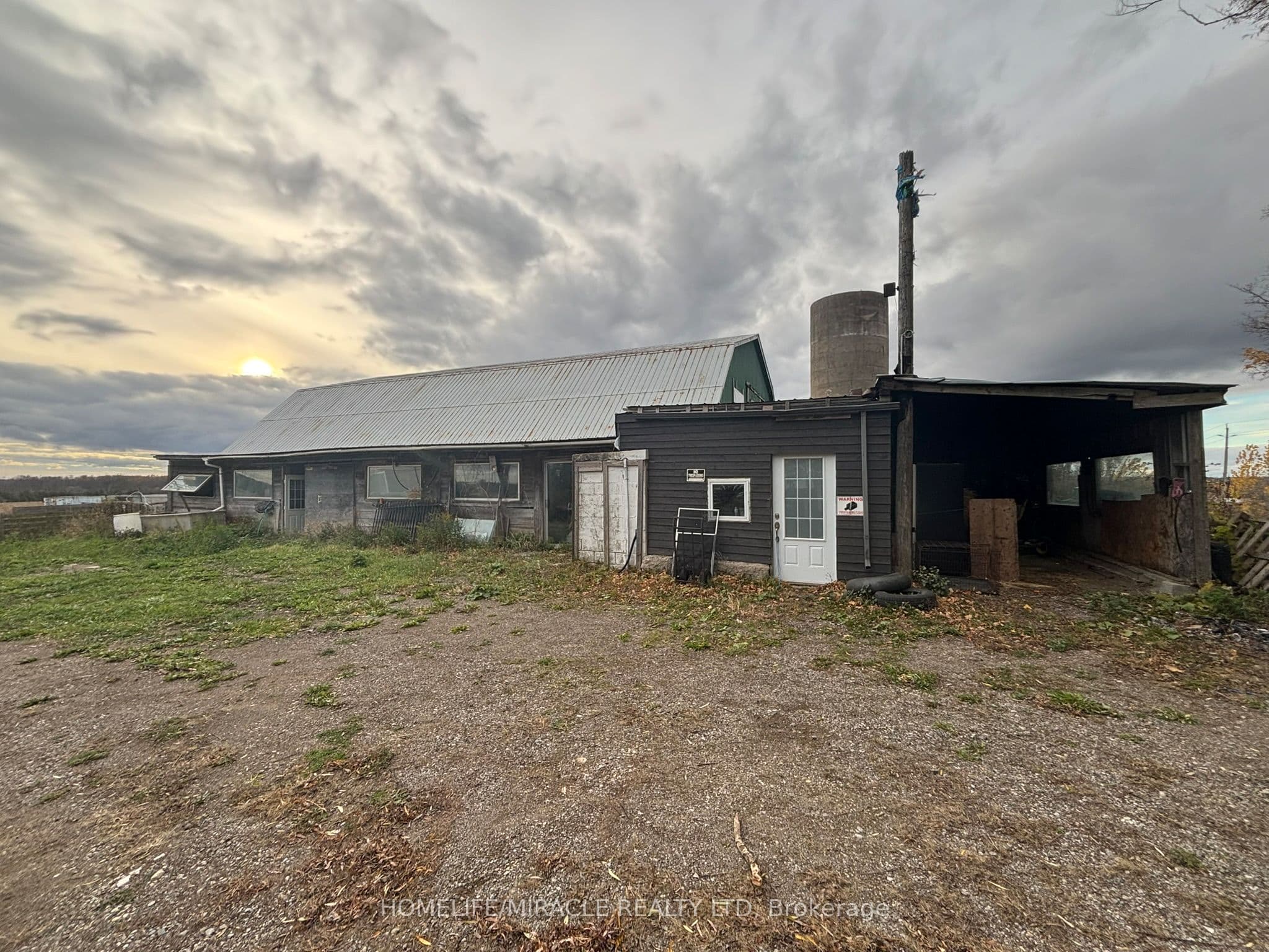 1381 Hwy 8, Cambridge, ON N1R 5S2
