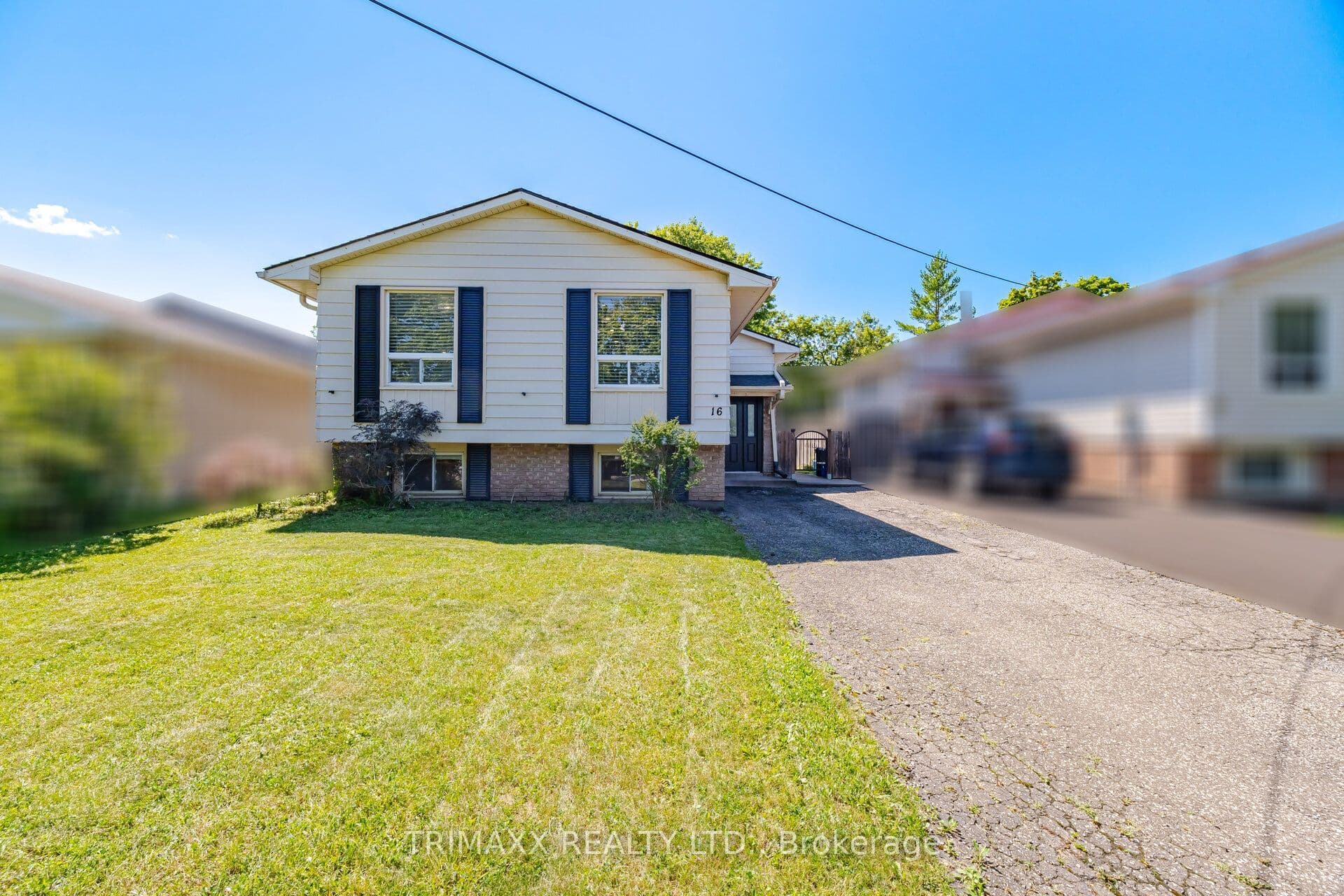 16 Loraine Drive, St. Catharines, ON L2P 3N8