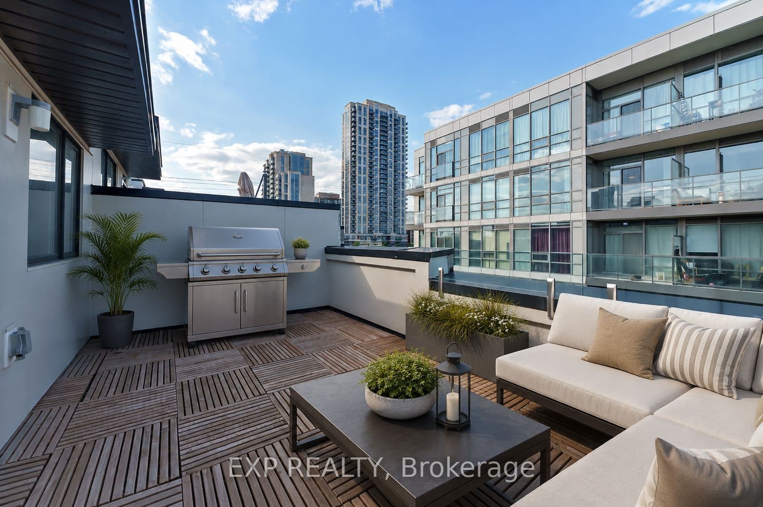 28 Fieldway Road 64, Toronto, ON M8Z 0E3