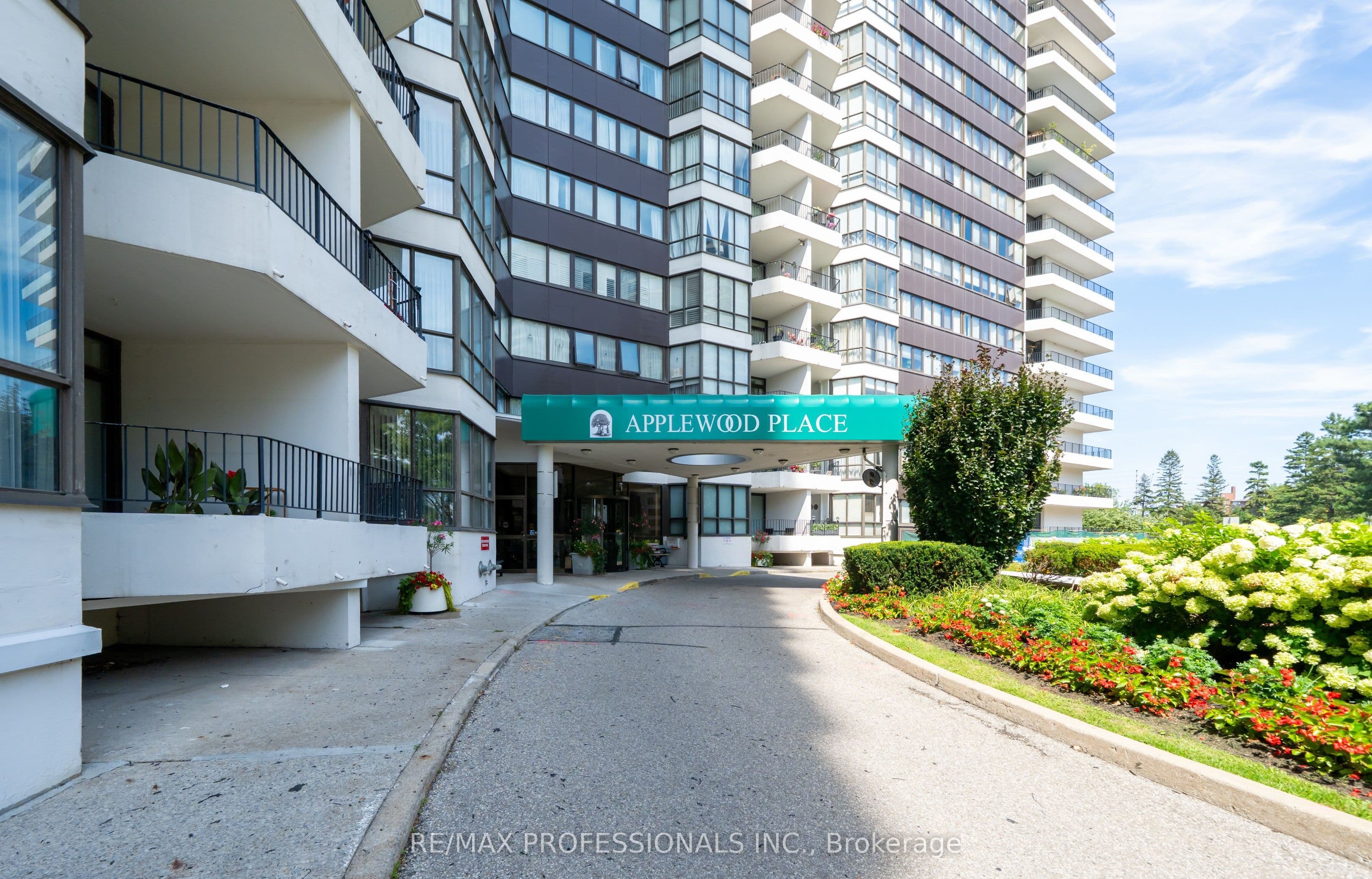 1333 Bloor Street 1204, Mississauga, ON L4Y 3T6