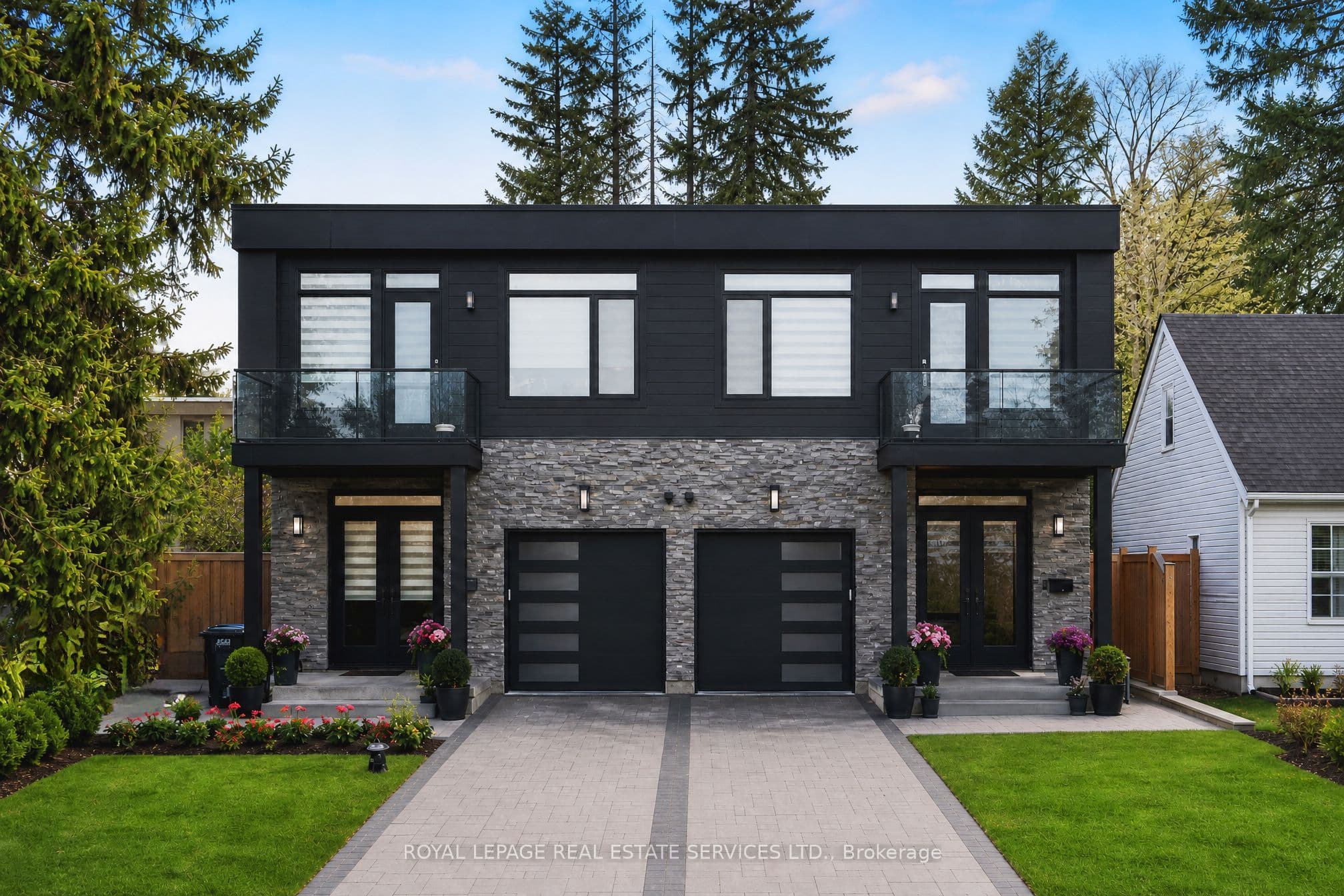 25A Tecumseth Avenue, Mississauga, ON L5G 1K5