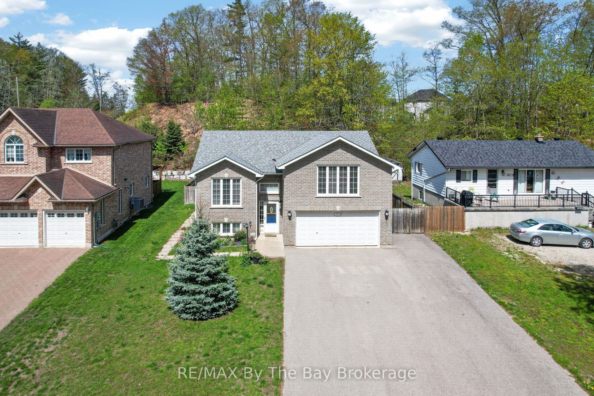 326 Golf Course Road, Wasaga Beach, ON L9Z 1S5