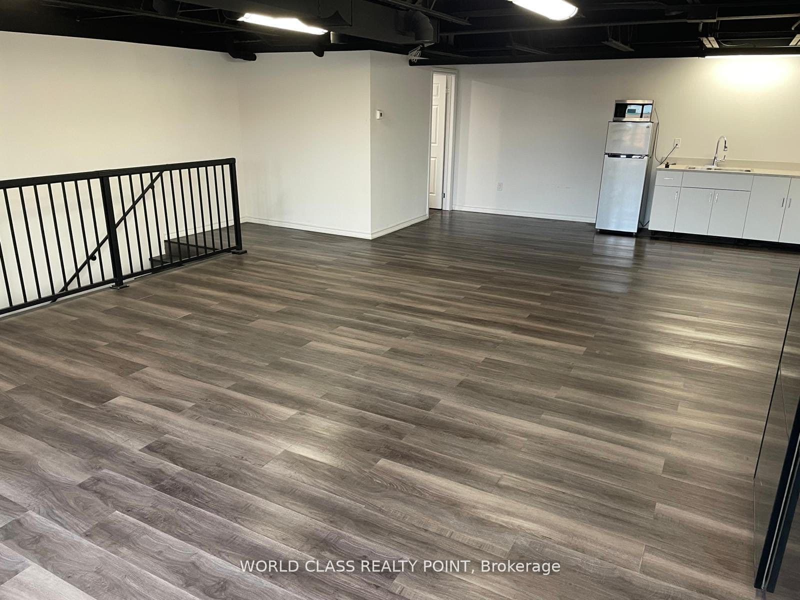 20 Claireport Crescent E 9 Upper, Toronto, ON M9W 6P6