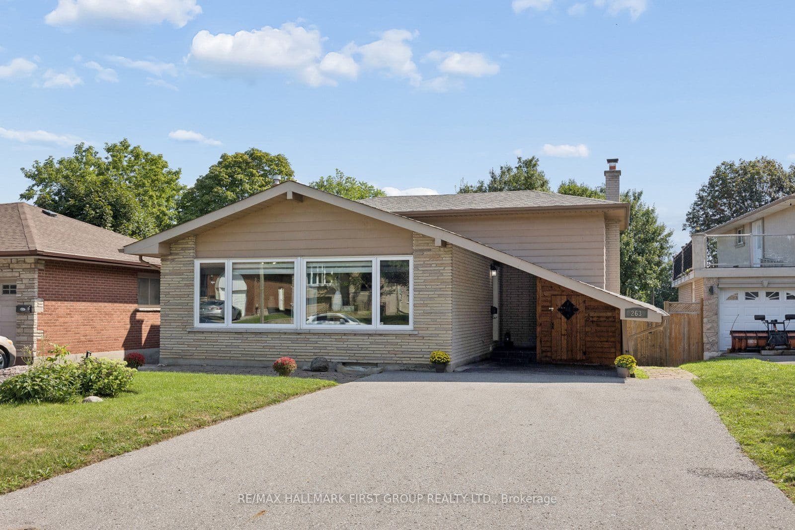 263 Fairlawn Court, Oshawa, ON L1J 4R1
