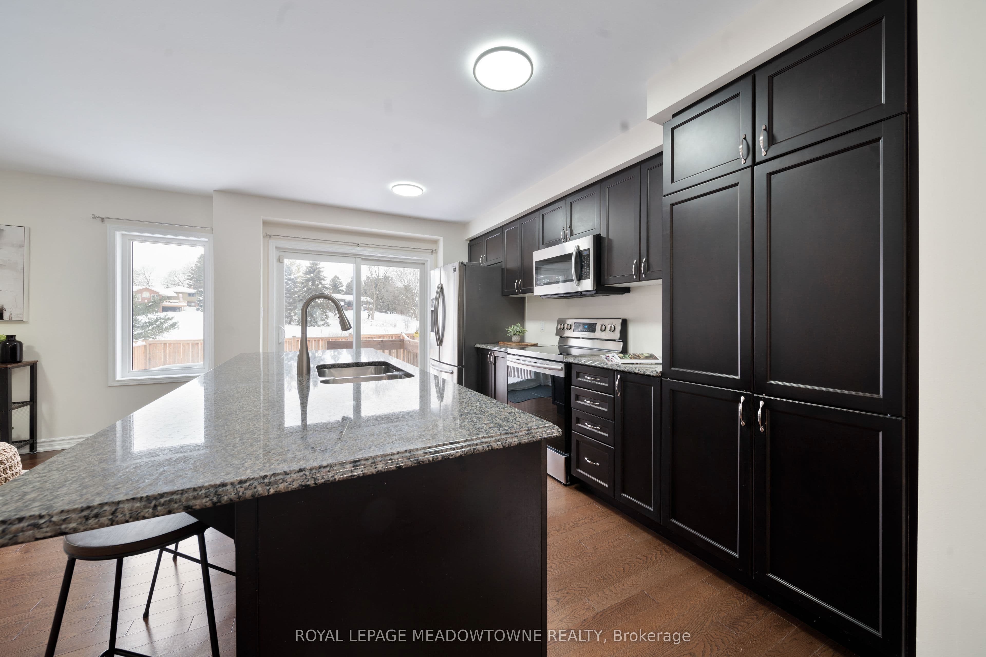 364 Equestrian Way, Cambridge, ON N3E 0B9