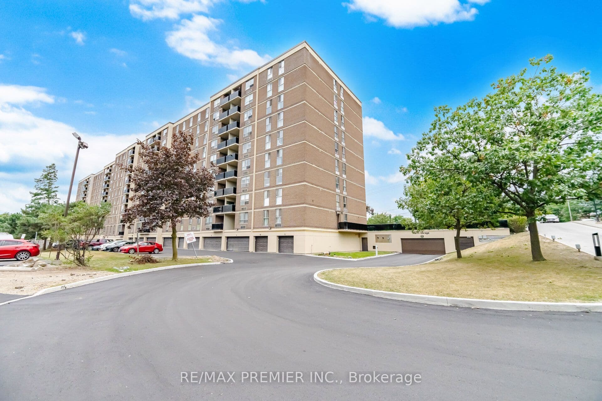2825 Islington Avenue 406, Toronto, ON M9L 2K1