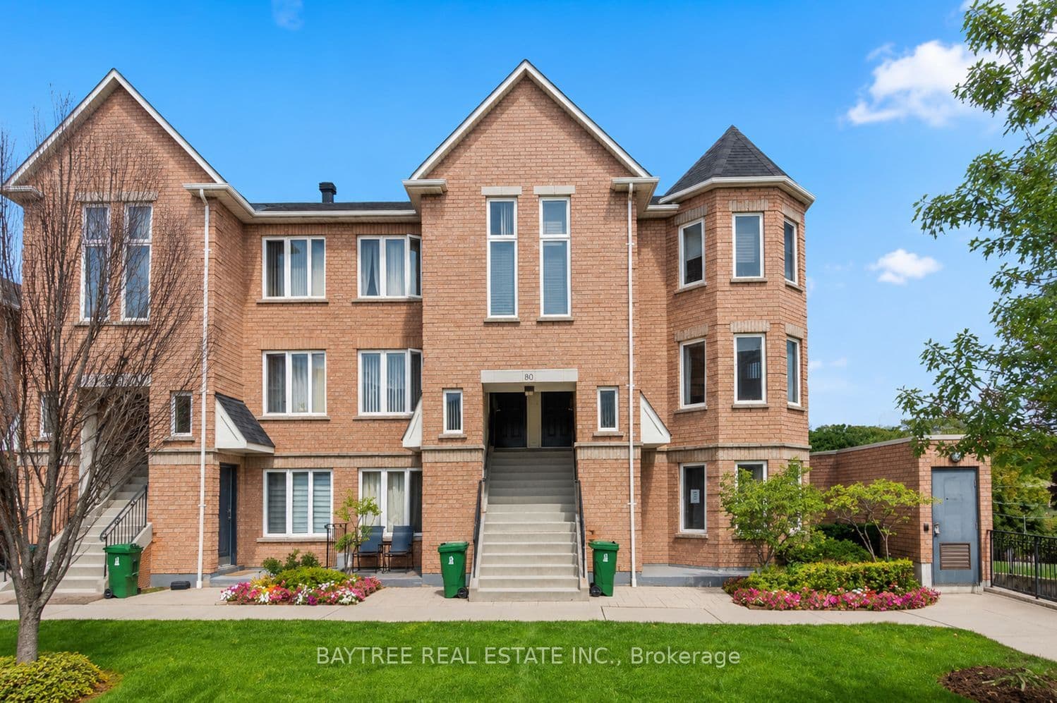 80 Aerodrome Crescent 102, Toronto, ON M4G 4J1
