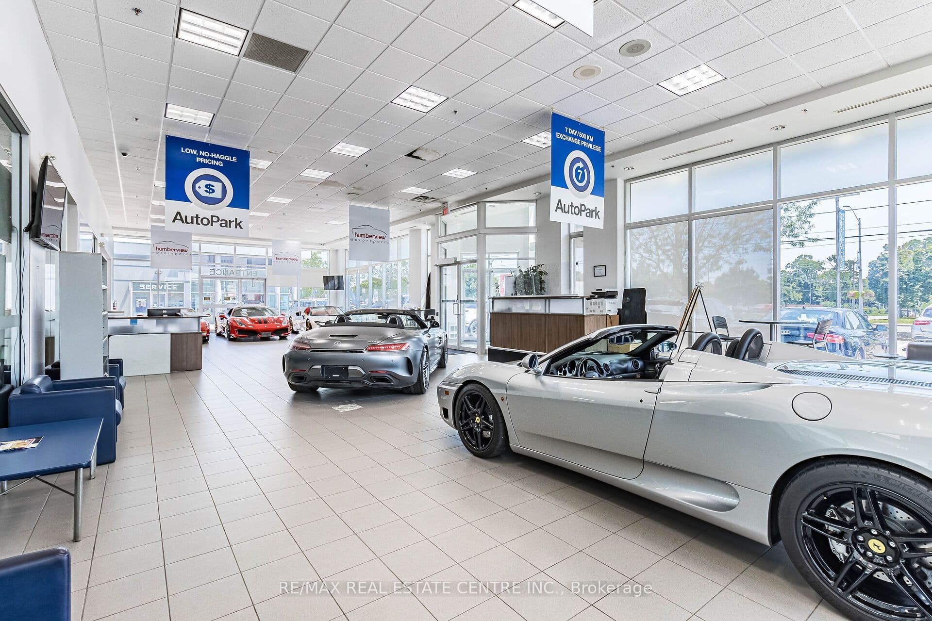 225 Dundas Street E, Mississauga, ON L5A 1W8