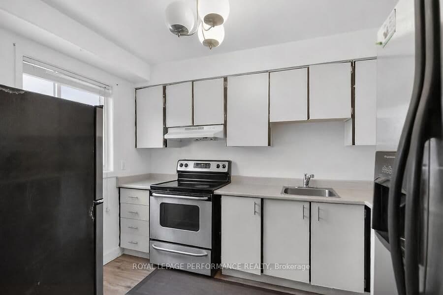 3064 Olympic Way, Blossom Park - Airport and Area, ON K1T 1Y6