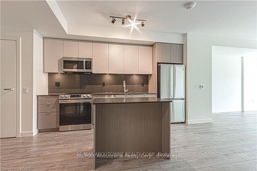 133 Bronte Road B0416, Oakville, ON L6L 3C1