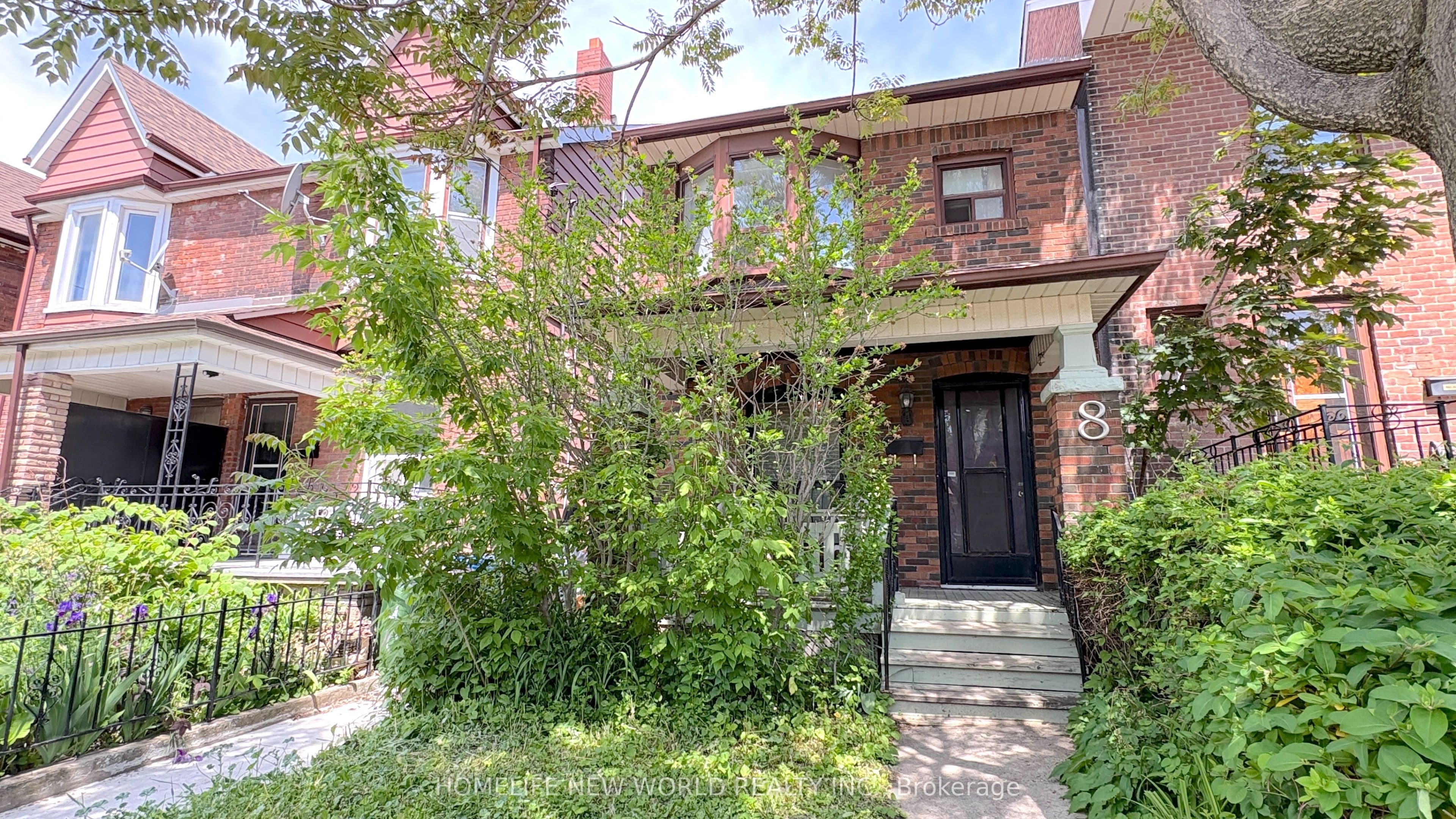 8 Burnfield Avenue, Toronto, ON M6G 1Y5