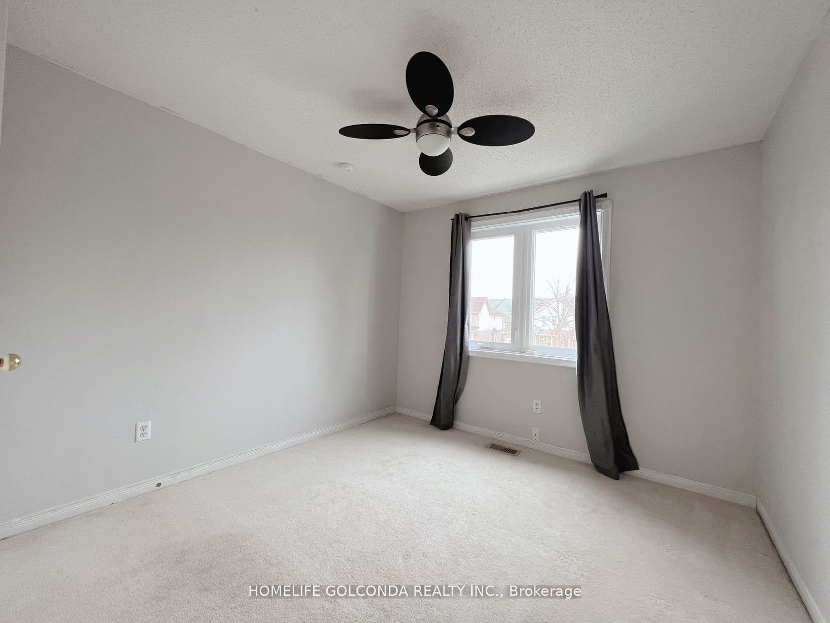 1704 Canadore Crescent, Oshawa, ON L1G 8A7