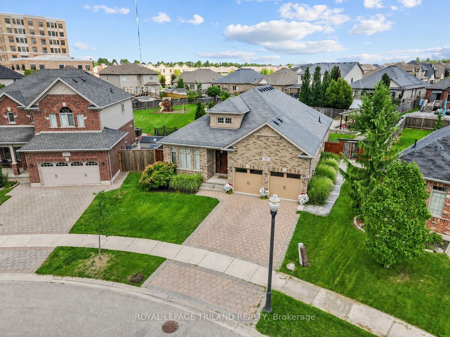 3194 Pincombe Drive, London South, ON N6L 0B4