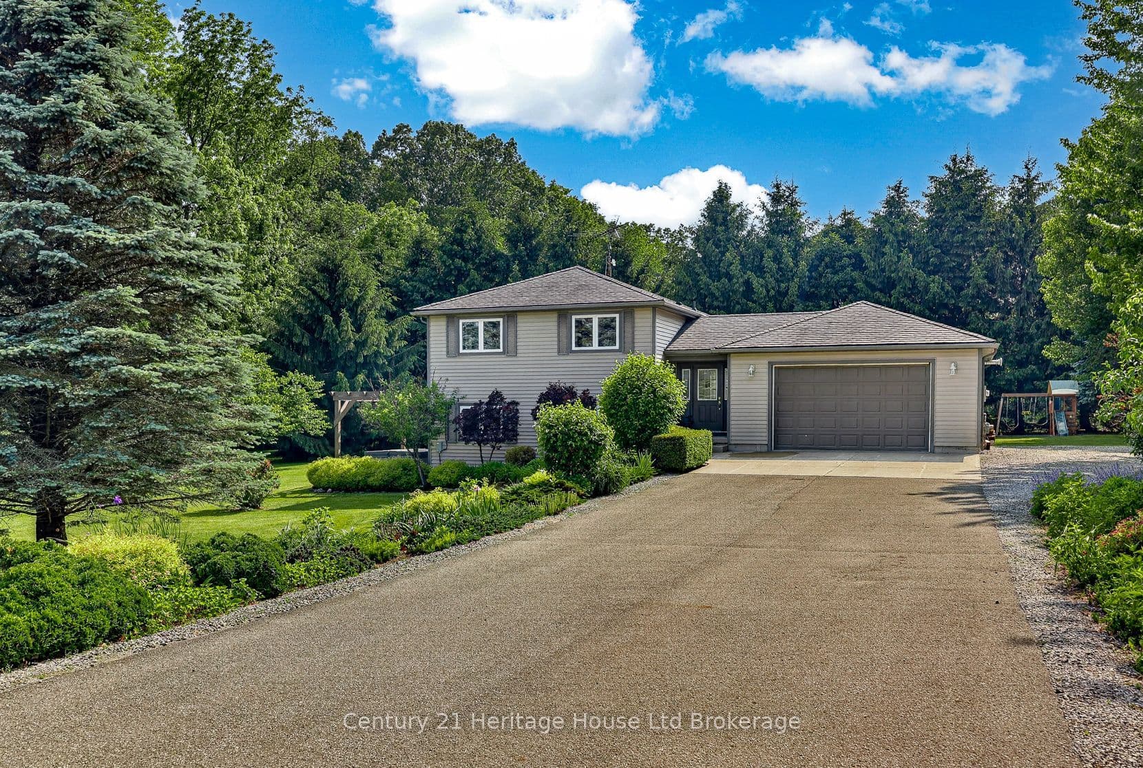 1567 Forestry Farm Road, Norfolk, ON N0G 1G0