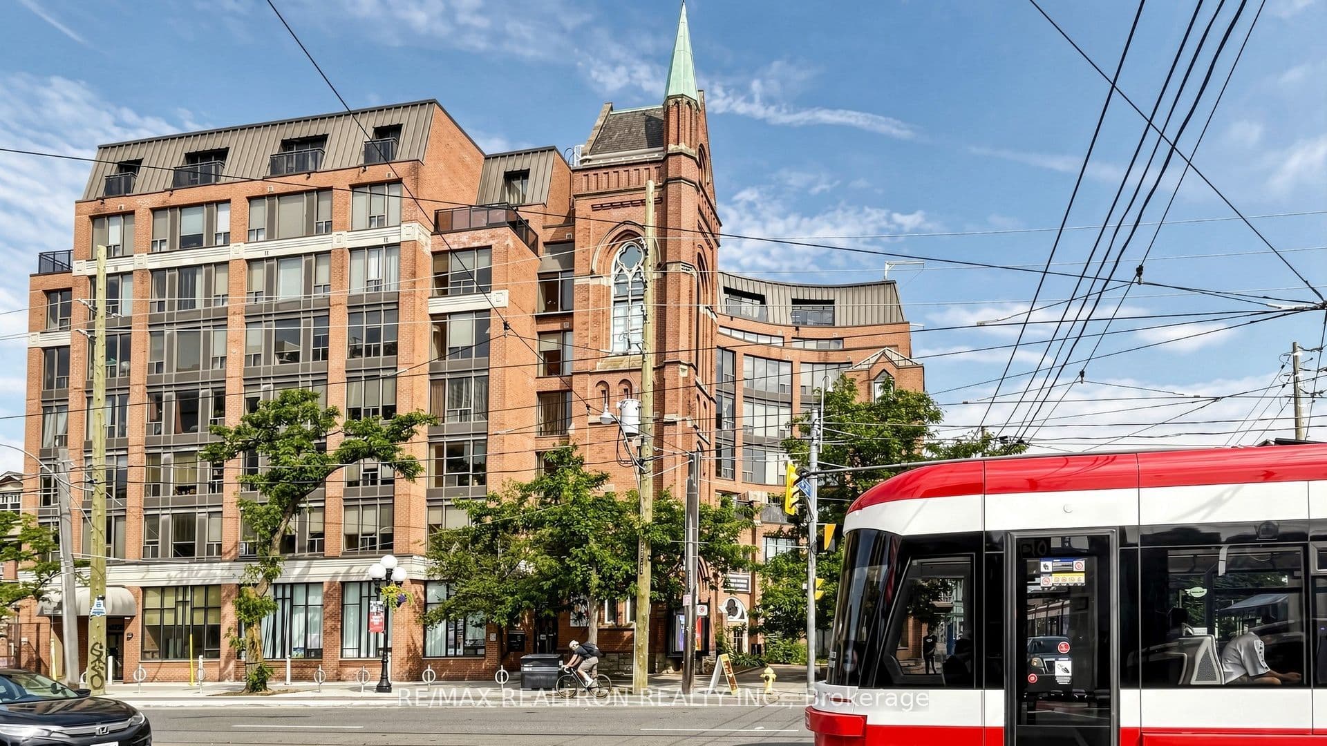 456 College Street 806, Toronto, ON M6G 4A3