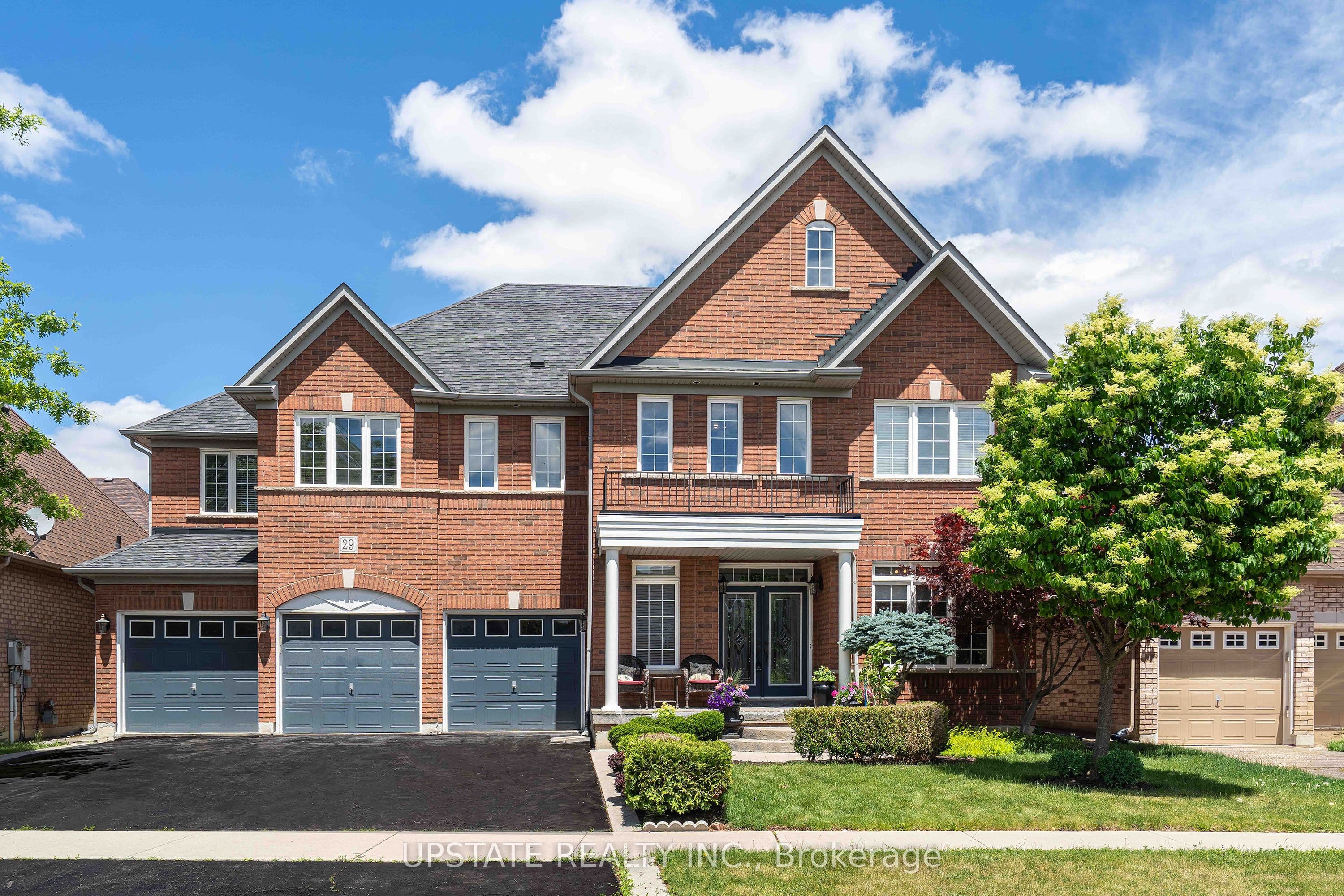 29 Blaketon Court, Brampton, ON L6P 1K7