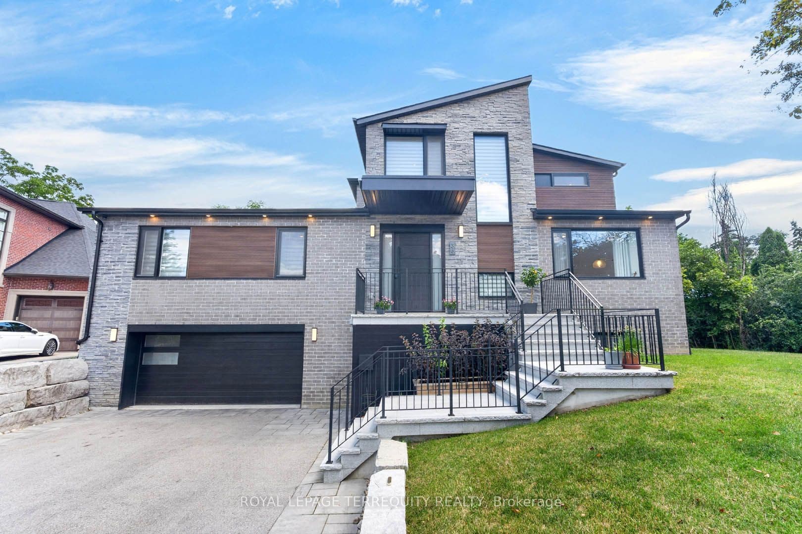 35 Tottenham Road, Toronto, ON M3C 2J5