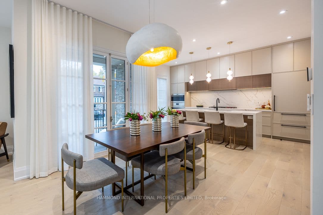 372 Briar Hill Avenue, Toronto, ON M4R 1J2