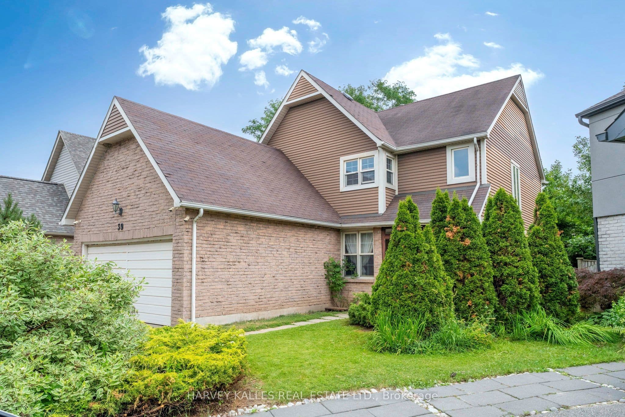 39 Newington Crescent, Toronto, ON M9C 5B7