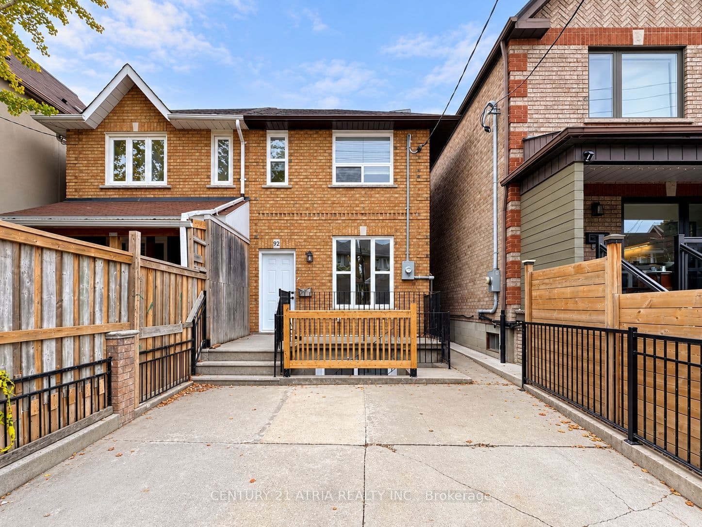 92 Lappin Avenue Upper, Toronto, ON M6H 1Y4
