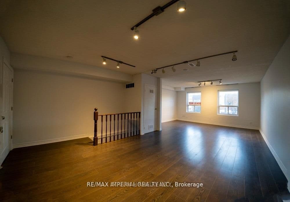 3334 A Yonge Street 2nd FL, Toronto, ON M4N 2M4