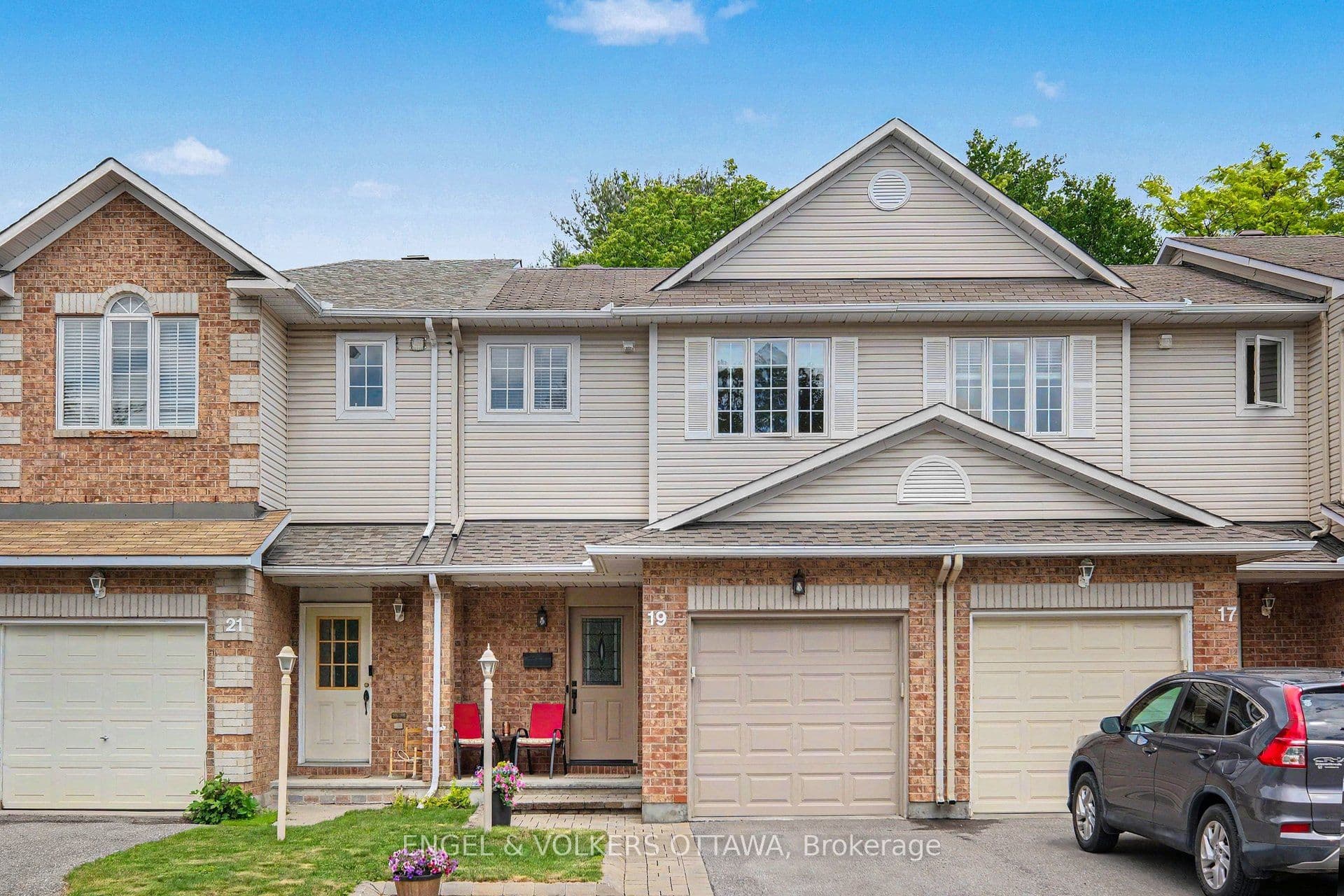 19 Riverbank Court, Stittsville - Munster - Richmond, ON K2S 1V7