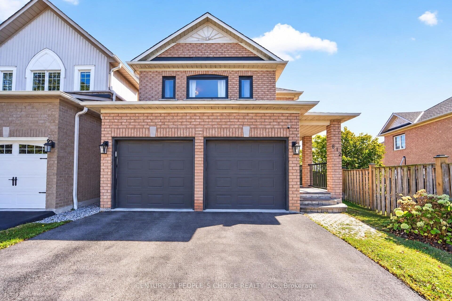 812 Knotty Pine Grove, Mississauga, ON L5W 1K5