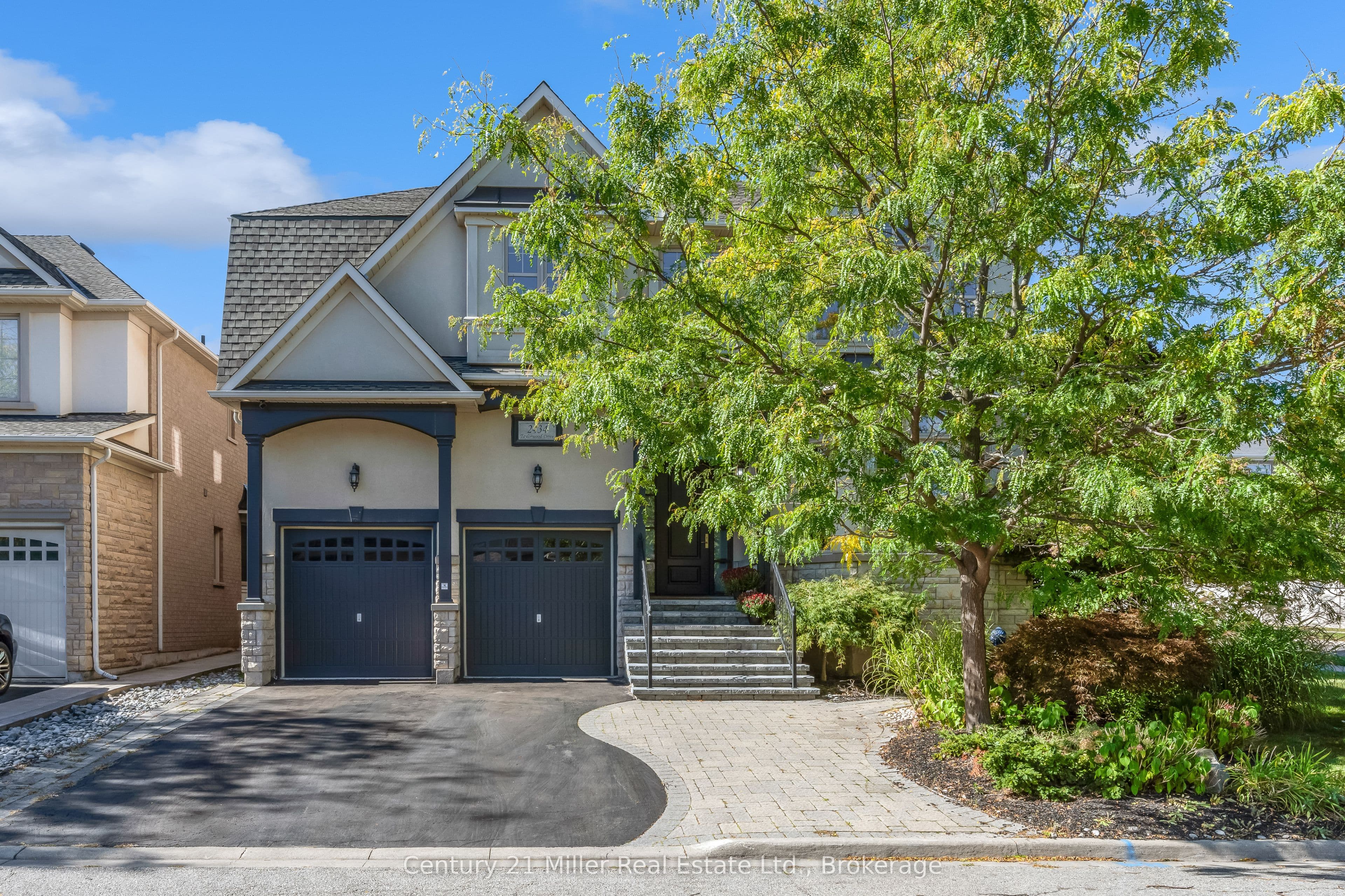 2434 Taylorwood Drive, Oakville, ON L6H 0C8