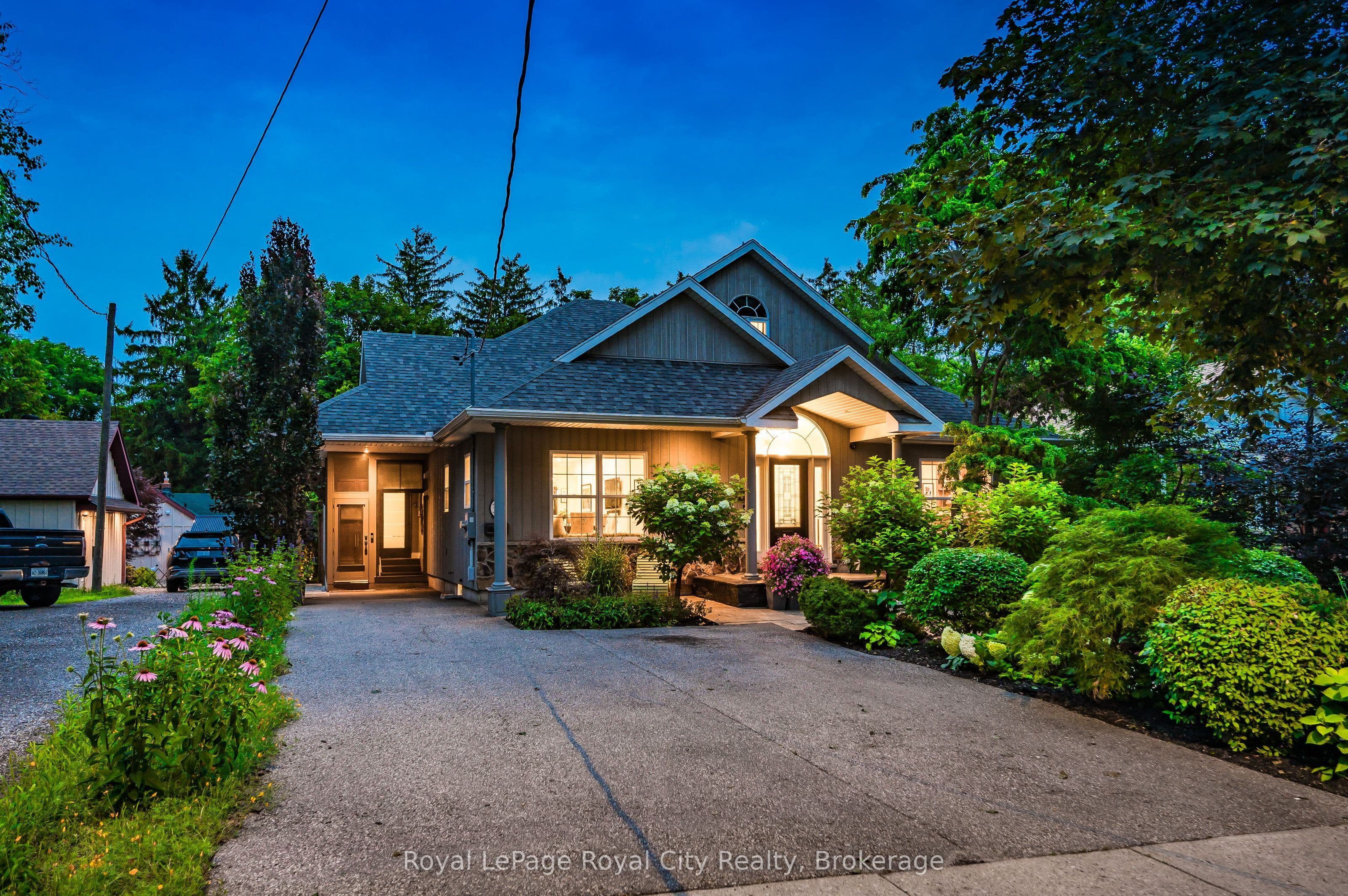 33 Edgehill Drive, Guelph, ON N1H 5E3