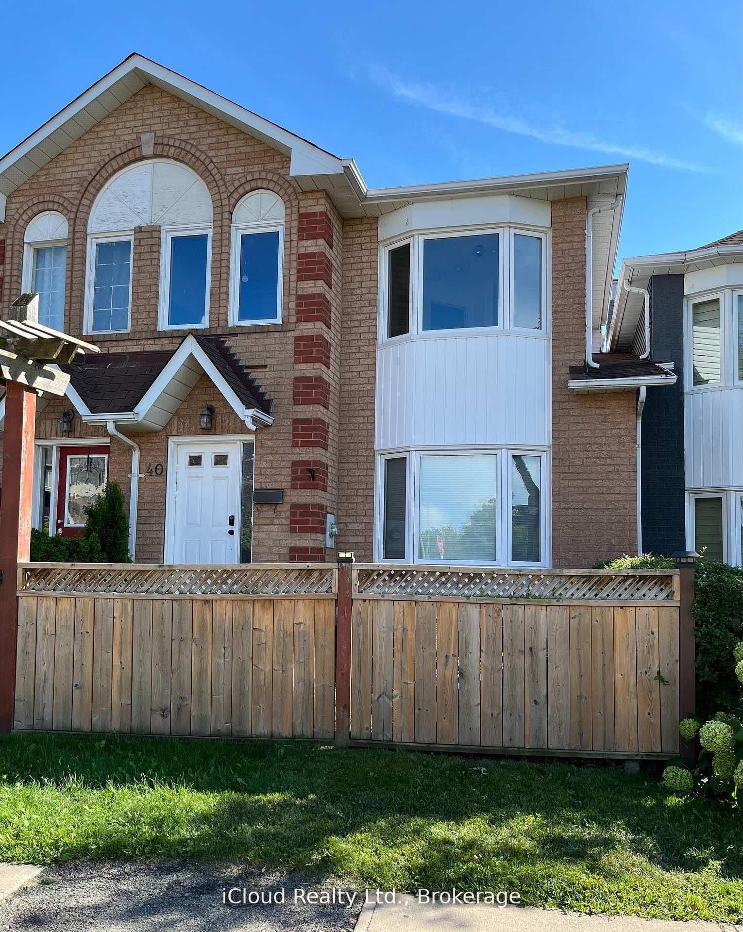 40 Glenashton Drive, Oakville, ON L6H 6G2