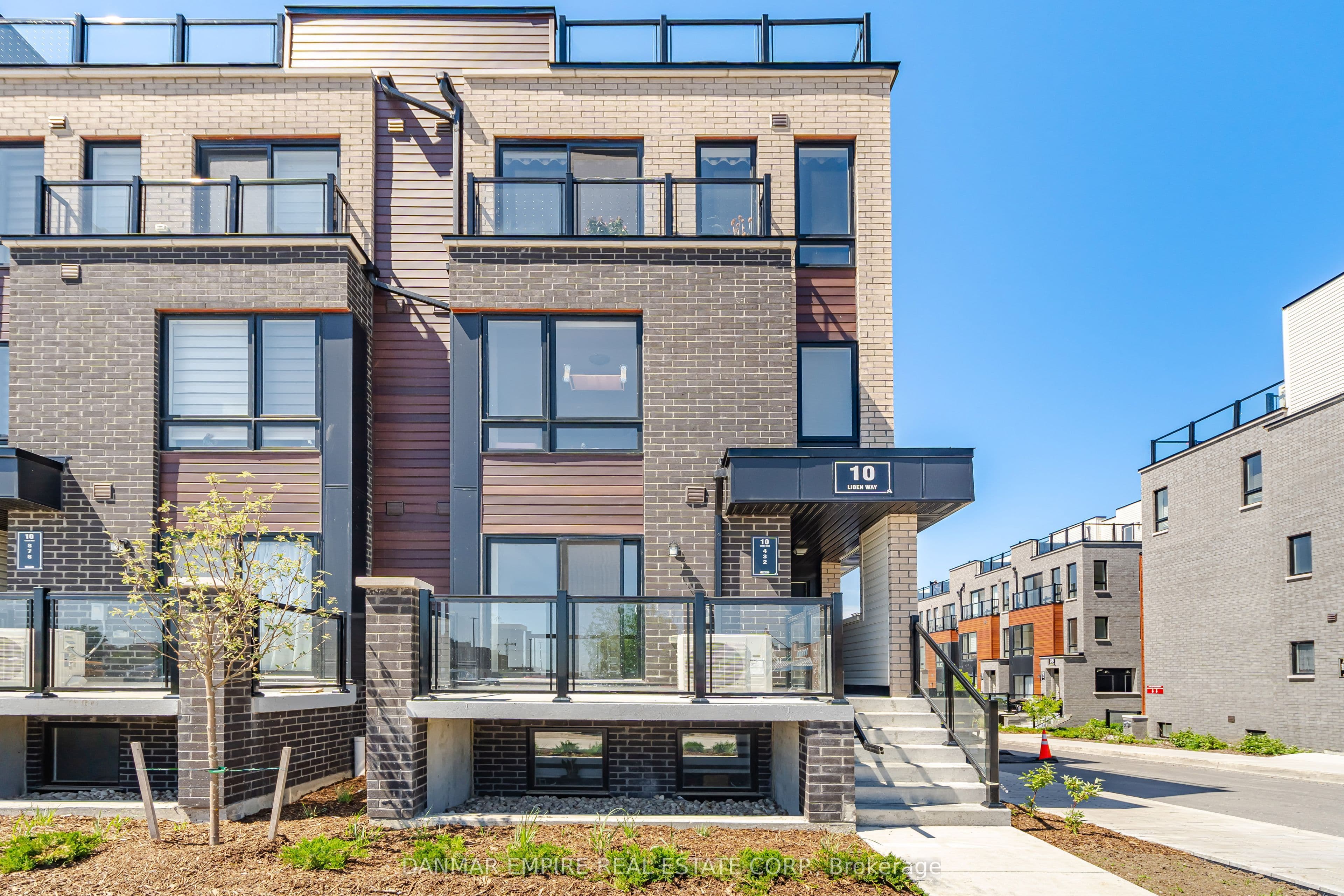 10 Liben Way 4, Toronto, ON M1B 0E8