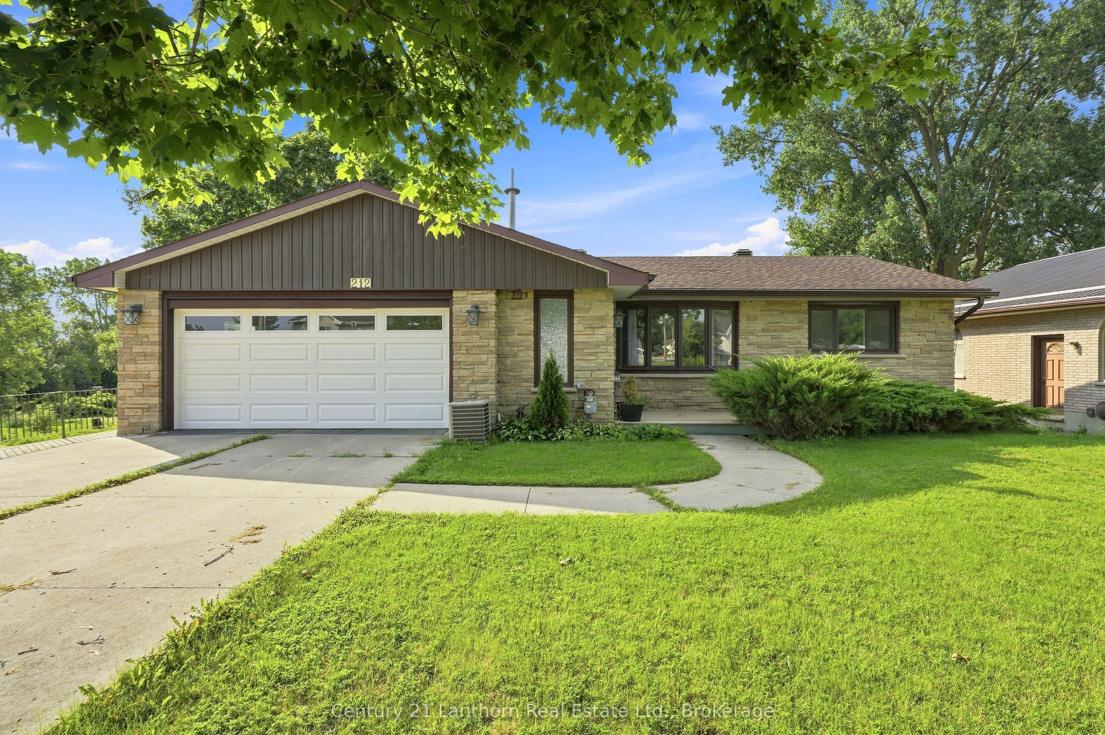212 Main Street, Deseronto, ON K0K 1X0
