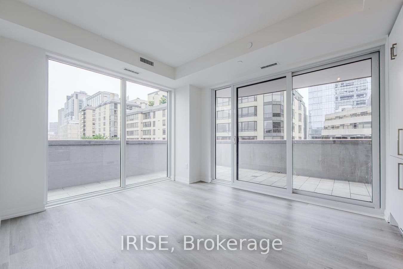 280 Dundas Street W 502, Toronto, ON M5T 0E3