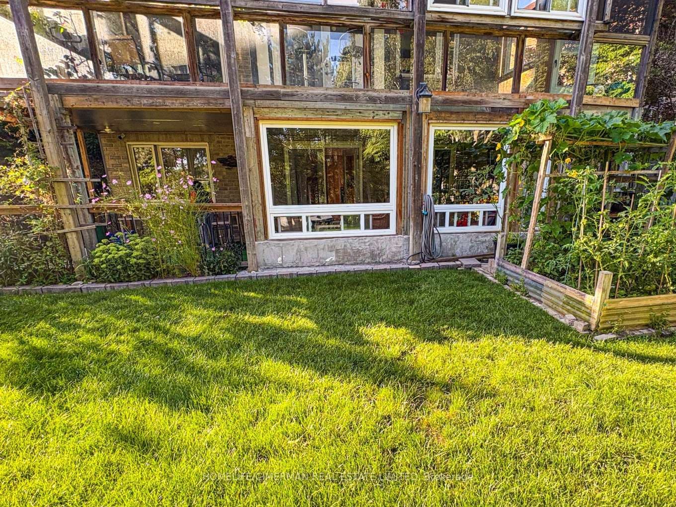 17 Breda Court, Richmond Hill, ON L4C 6E1