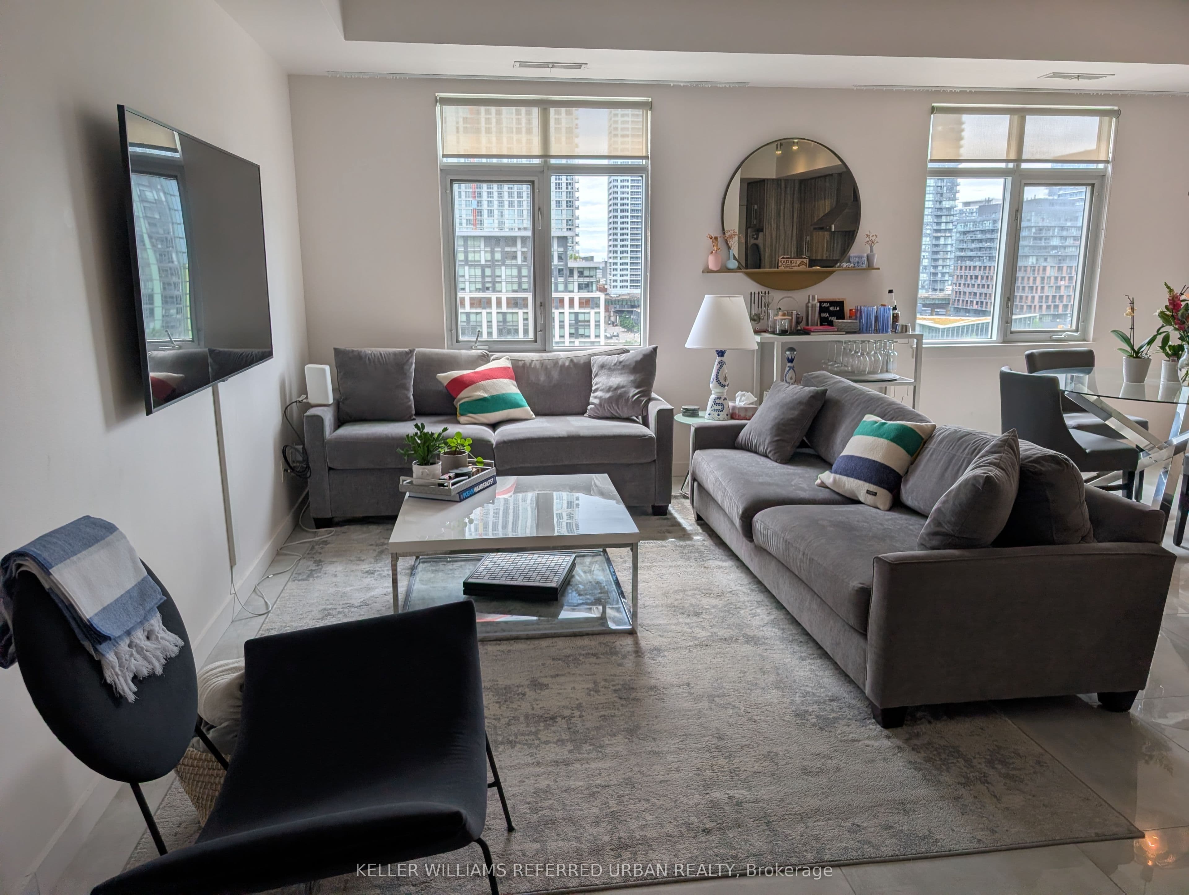 550 Front Street W PH7, Toronto, ON M5V 3N5