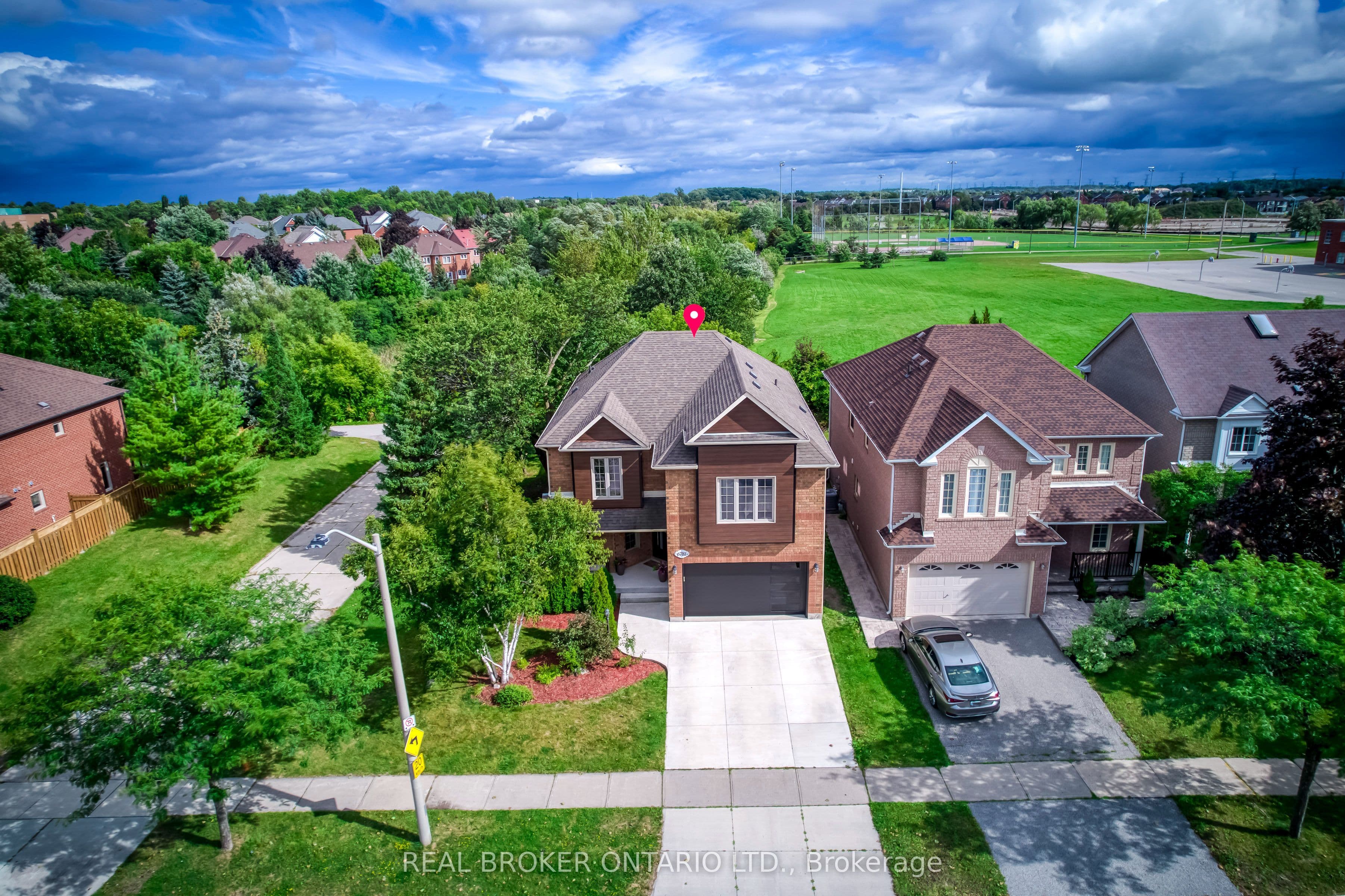 6781 Gracefield Drive, Mississauga, ON L5N 6T5