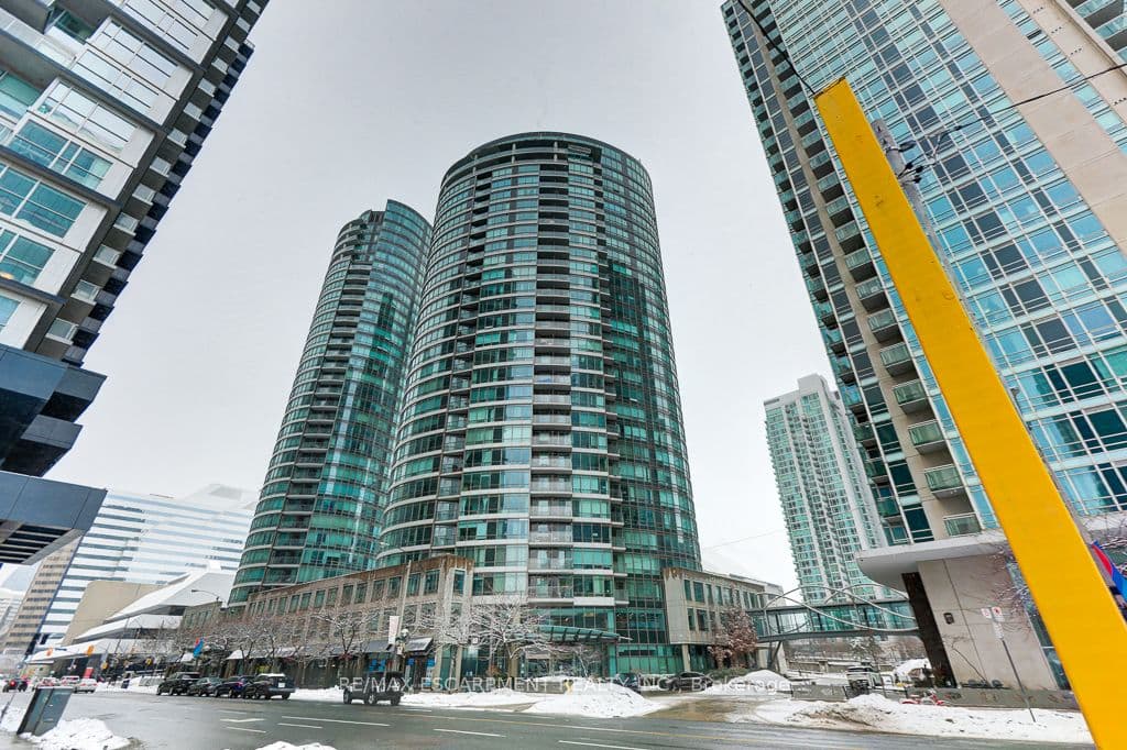 373 Front Street W 2510, Toronto, ON M5V 3R7