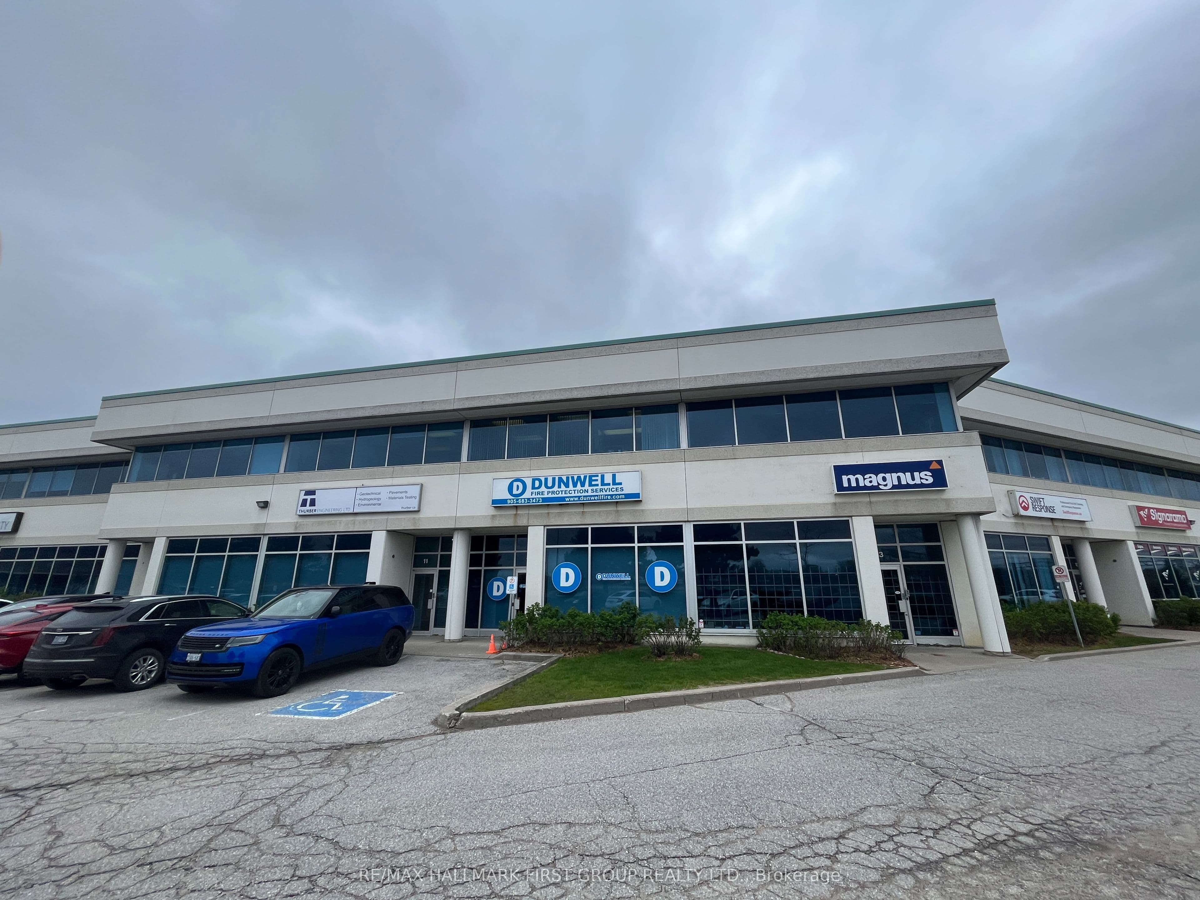 1815 Ironstone Manor 12, Pickering, ON L1W 3W9