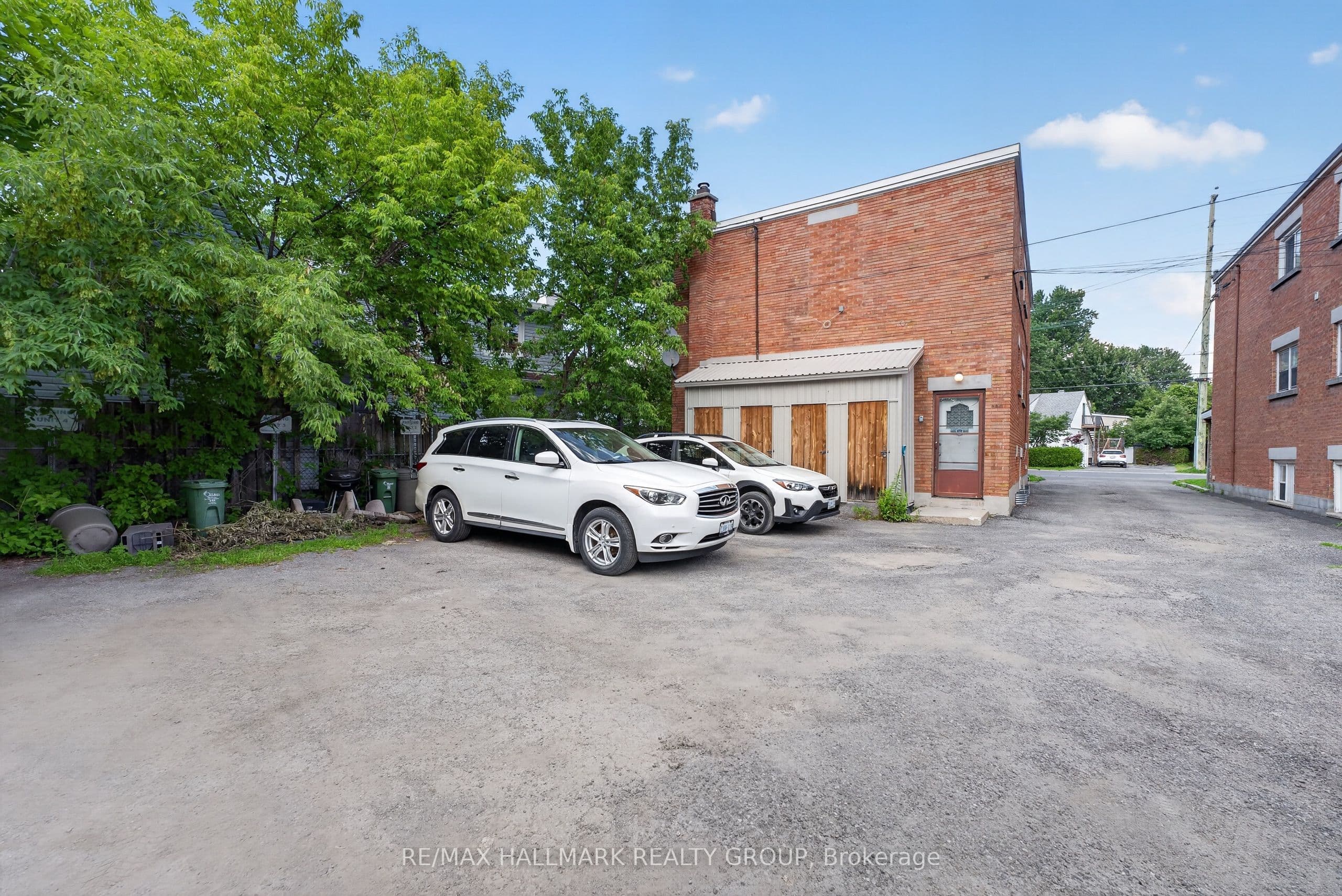 734 De L'eglise Street, Vanier and Kingsview Park, ON K1K 3K6