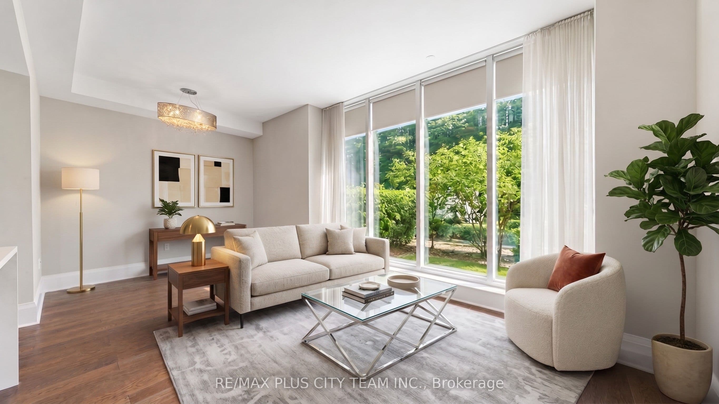 29 Queens Quay E TH122, Toronto, ON M5E 0A5