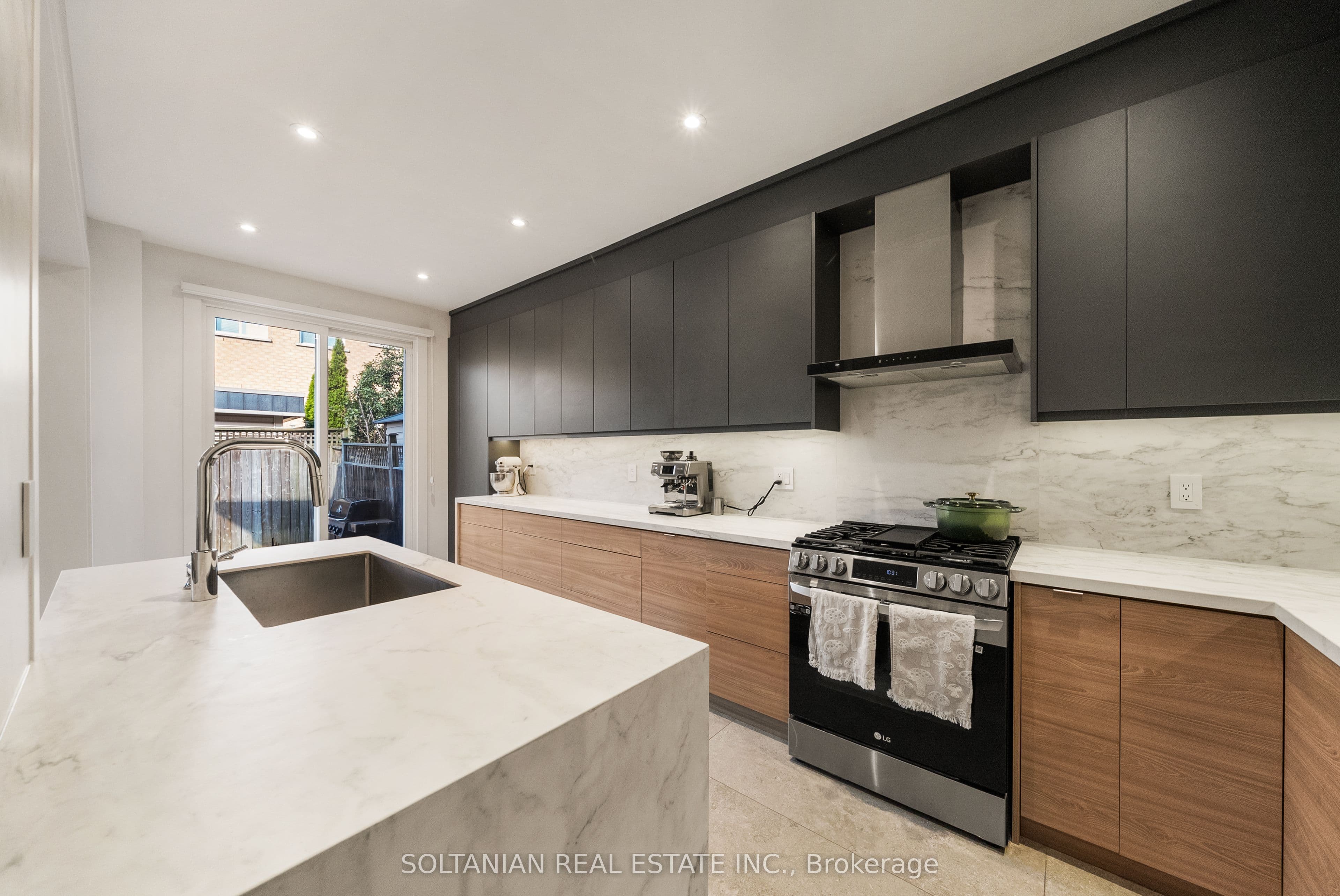 163 Wildberry Crescent, Vaughan, ON L4H 2E8