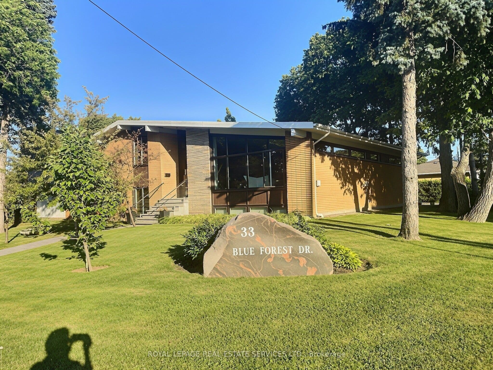 33 Blue Forest Drive, Toronto, ON M3H 4W4
