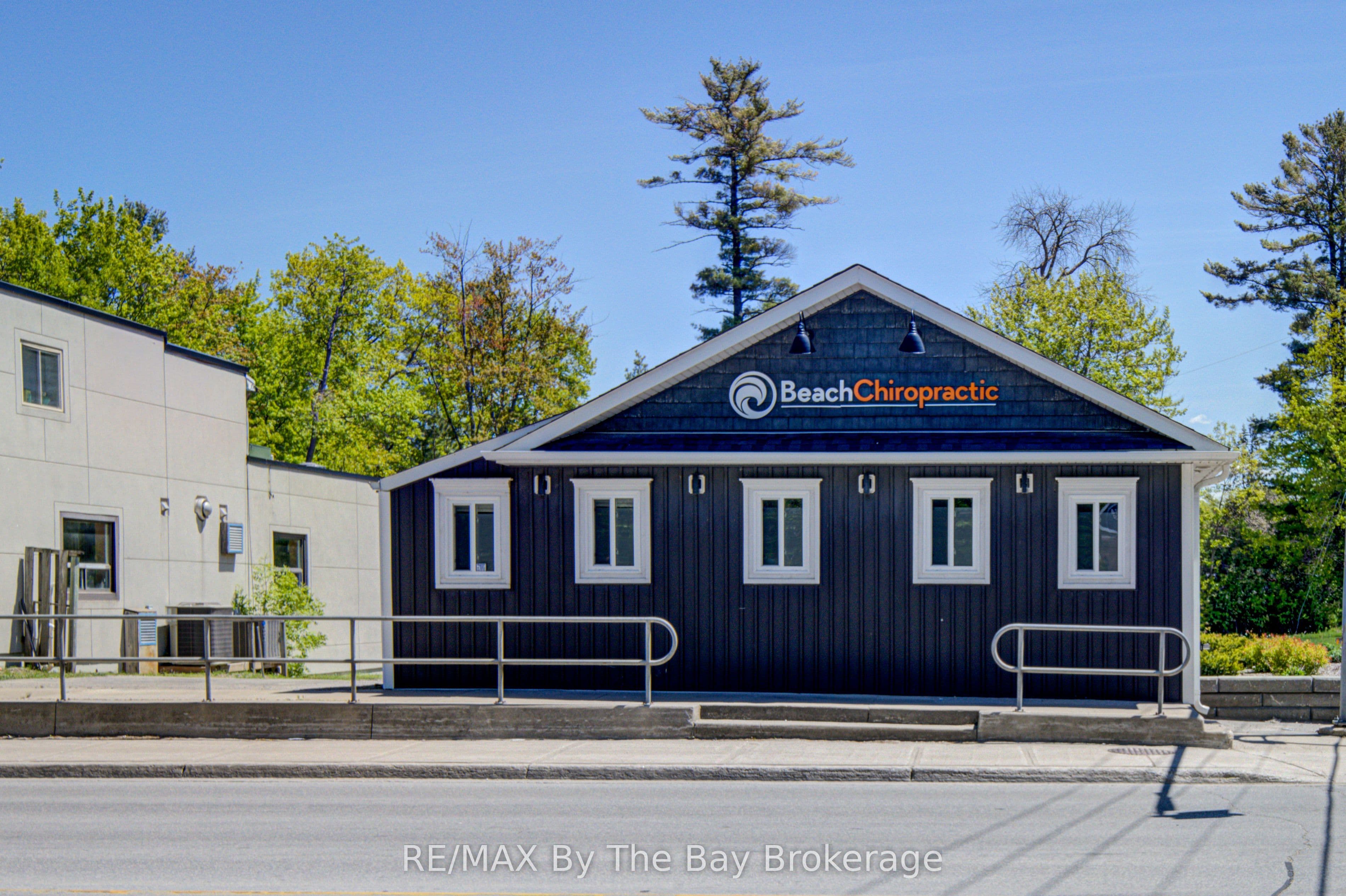1535 Mosley Street, Wasaga Beach, ON L9Z 2B7
