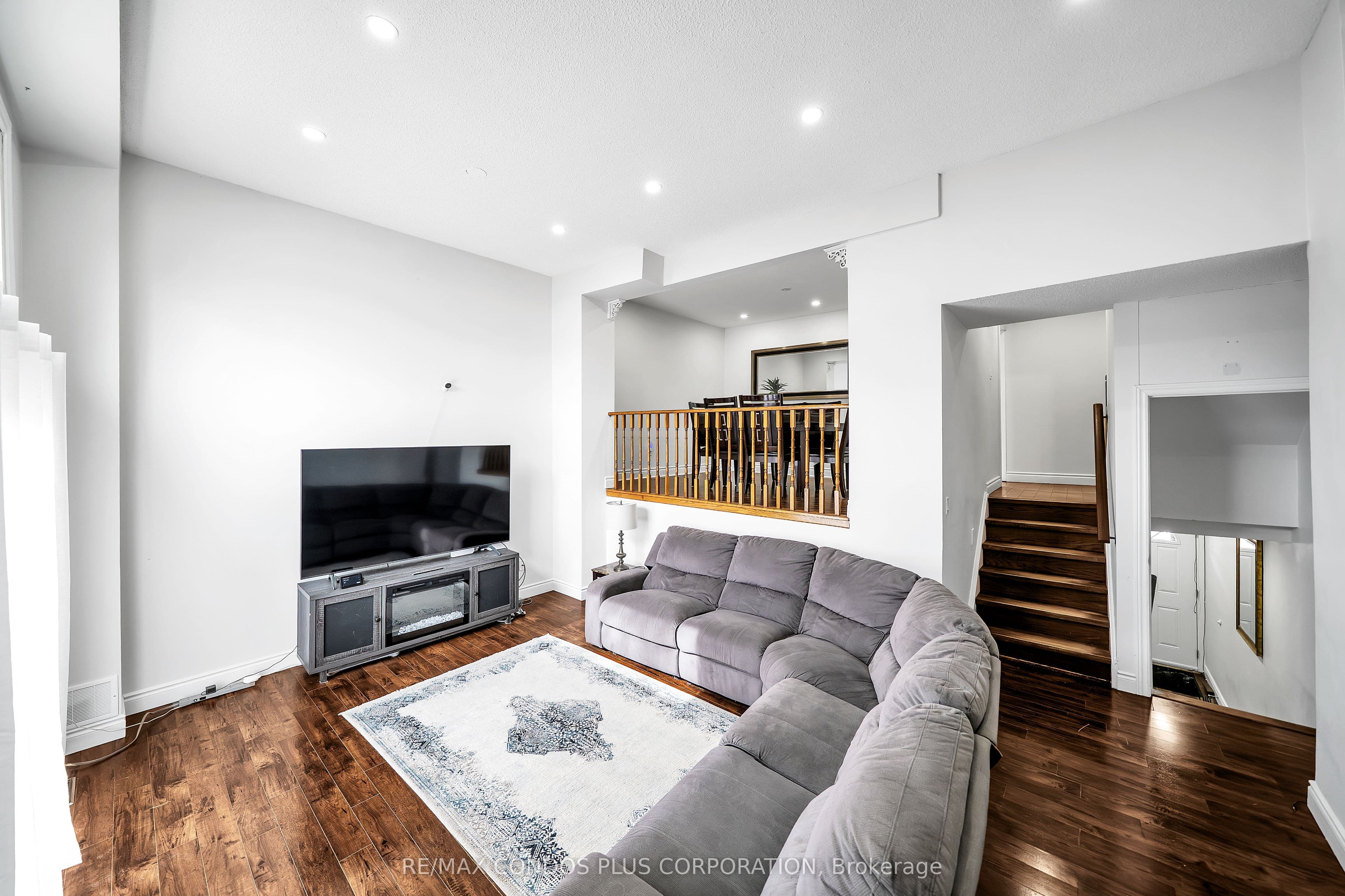 222 Pearson Street 39, Oshawa, ON L1G 7C6