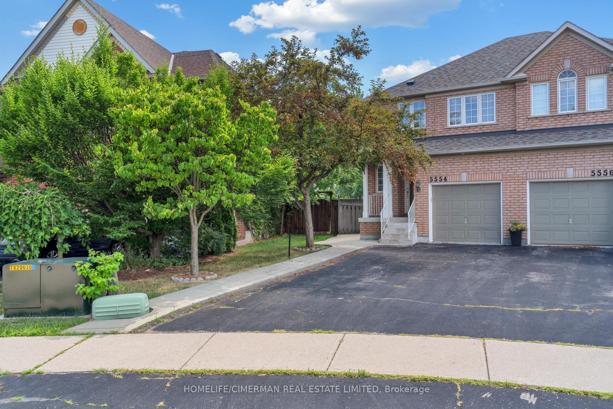 5554 Creditrise Place, Mississauga, ON L5M 6E3