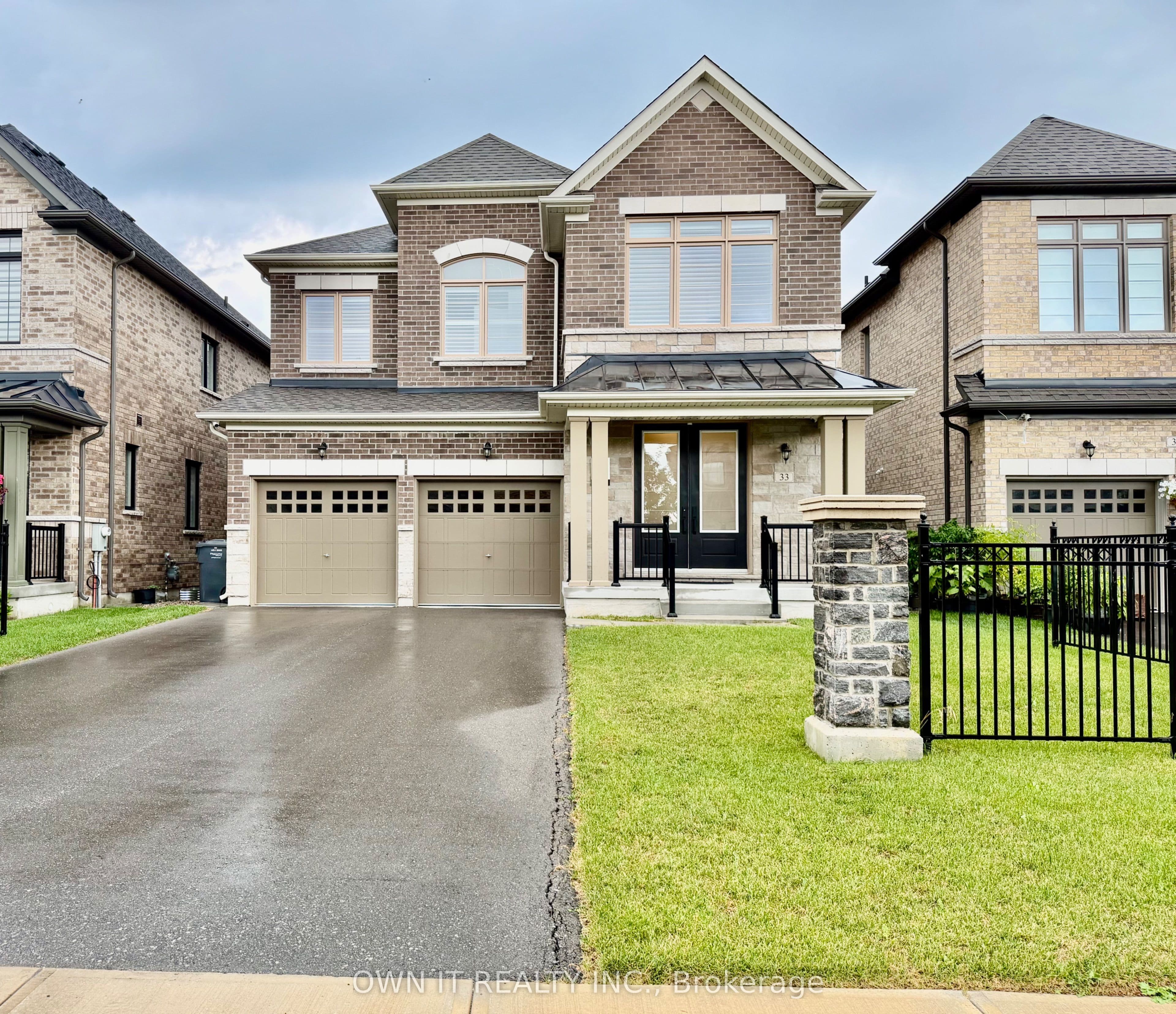 33 Lost Canyon Way, Brampton, ON L6X 3A6