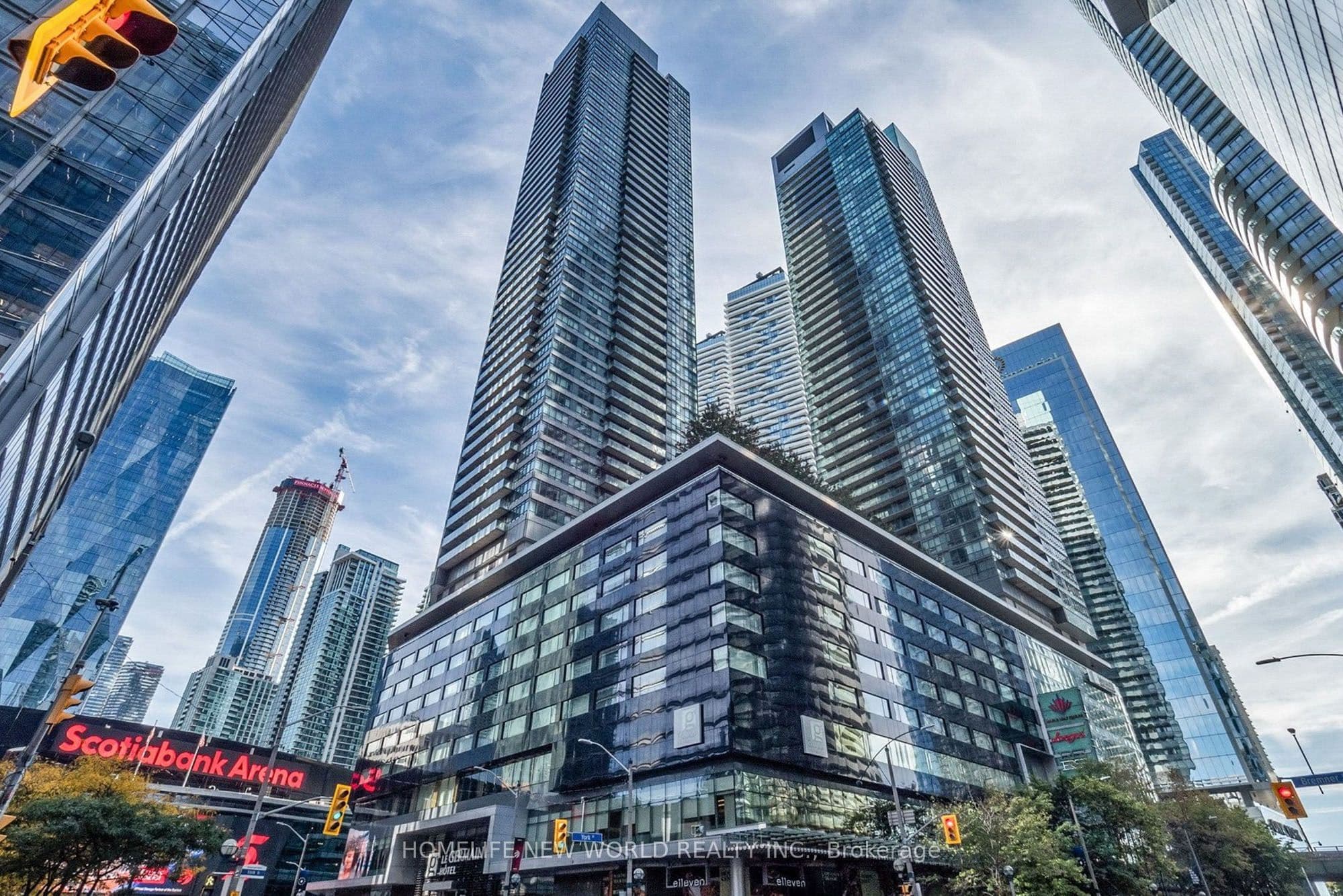 65 Bremner Boulevard 4905, Toronto, ON M5J 0A7