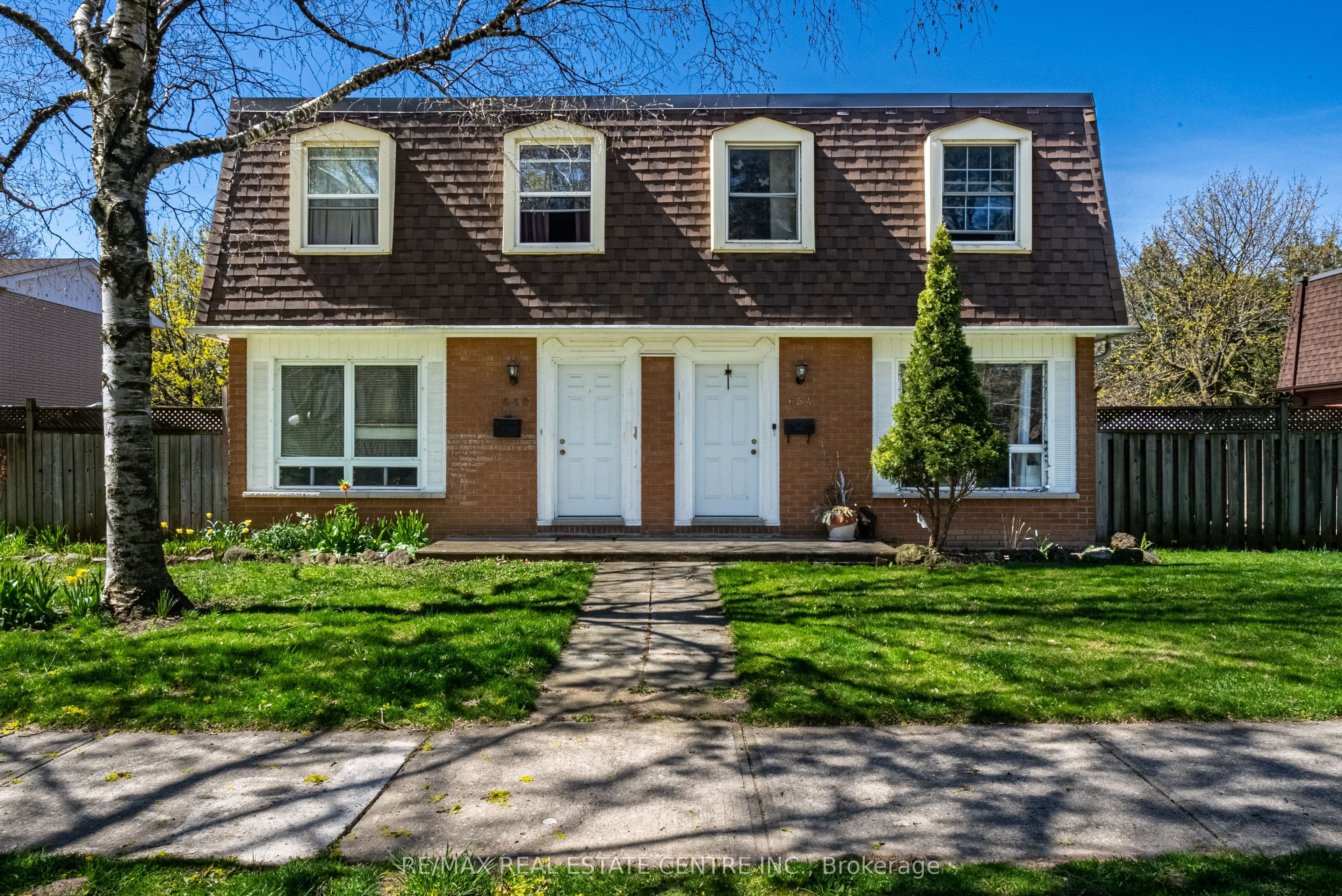 648-654 Francis Road, Burlington, ON L7T 3X7