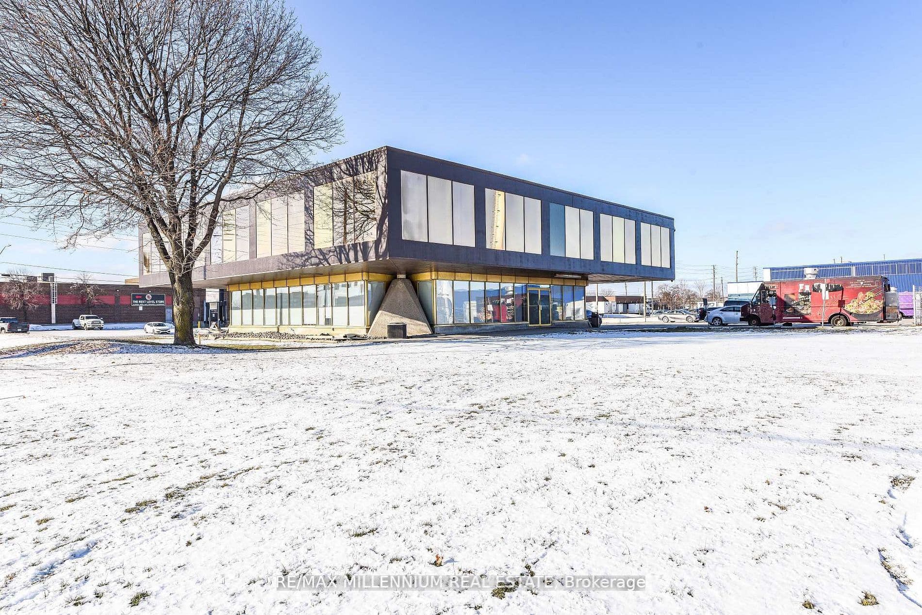 1300 Steeles Avenue 202, Brampton, ON L6T 1A2